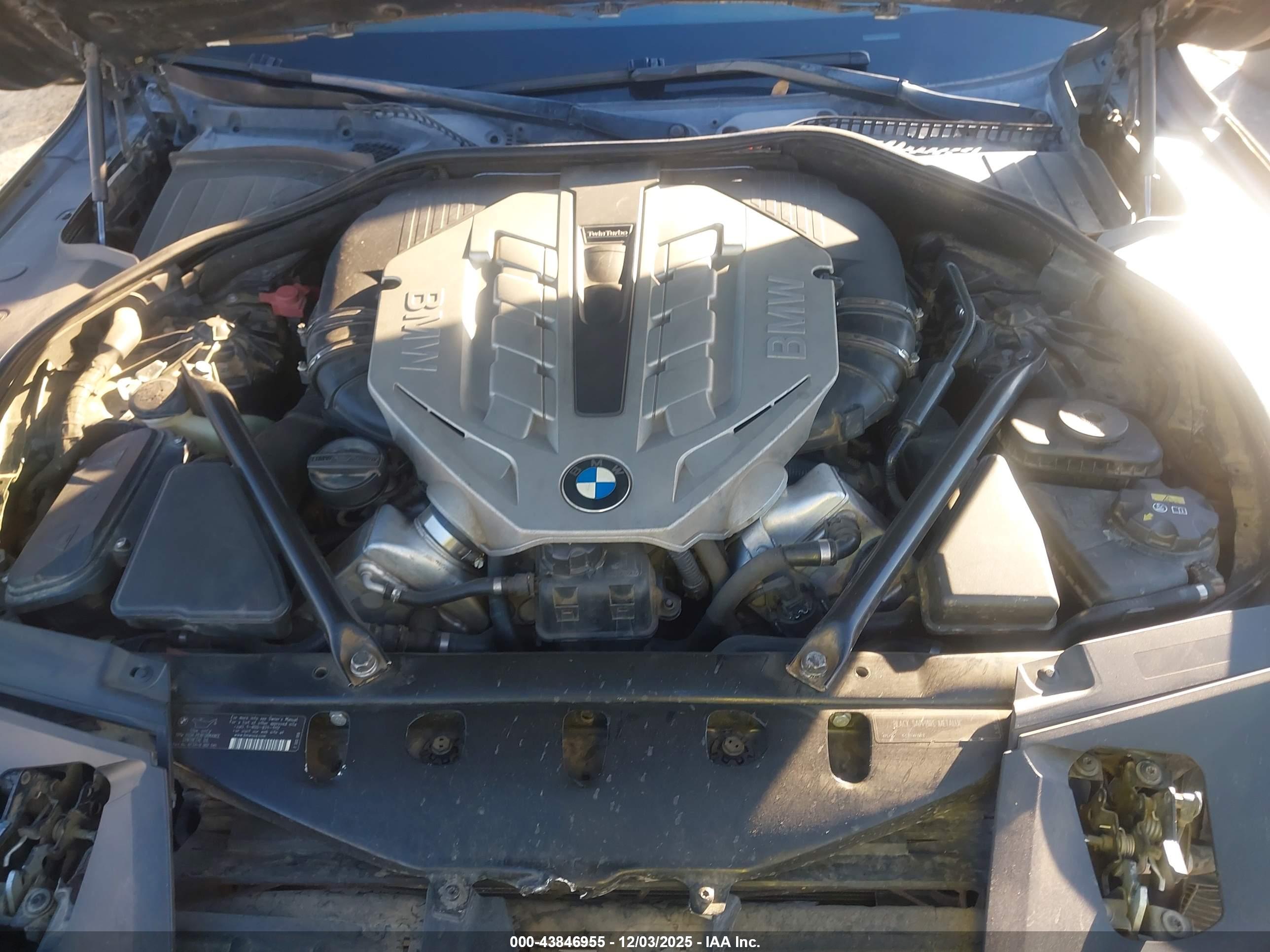 BMW 750I image 10