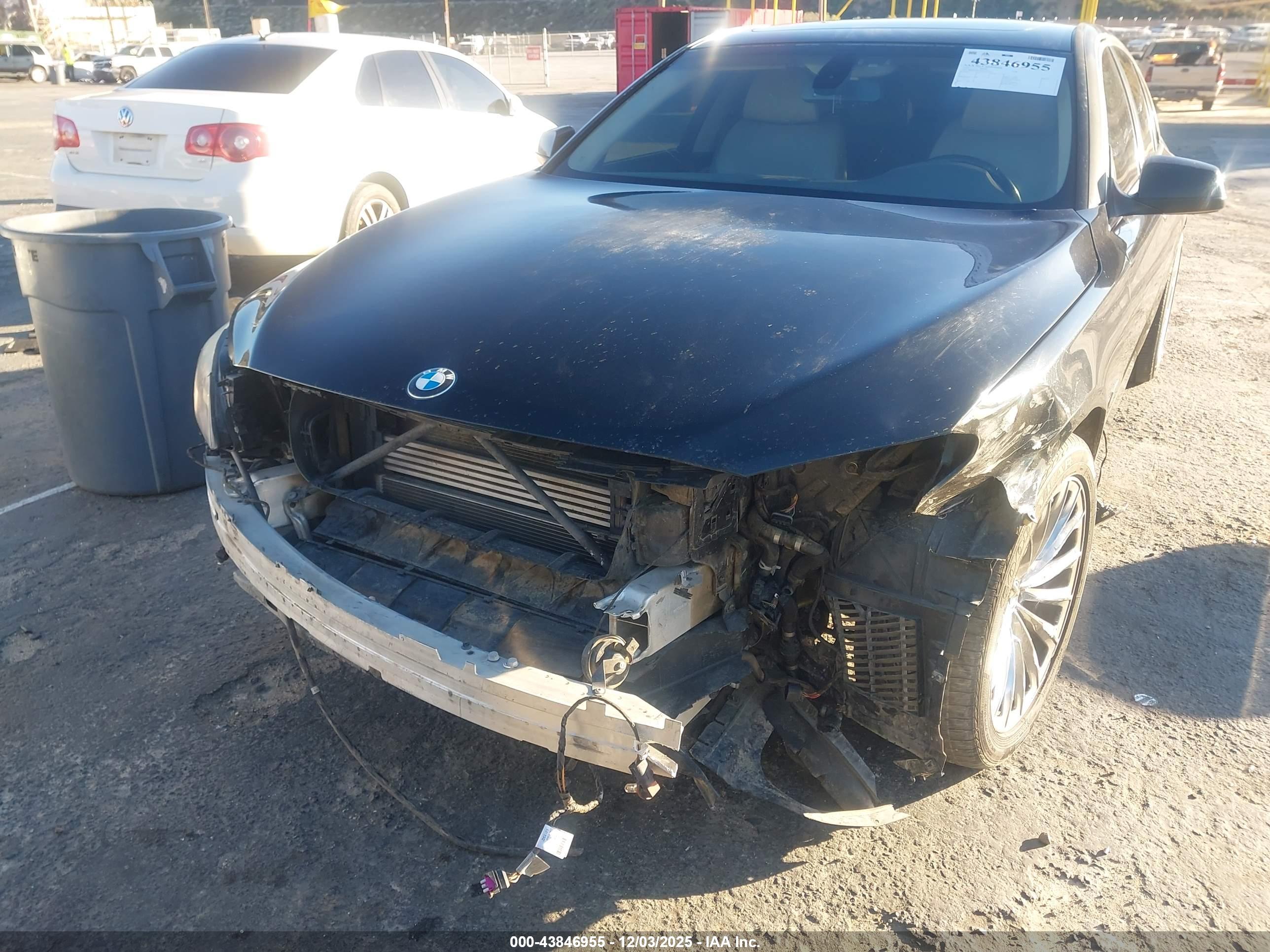 BMW 750I image 6