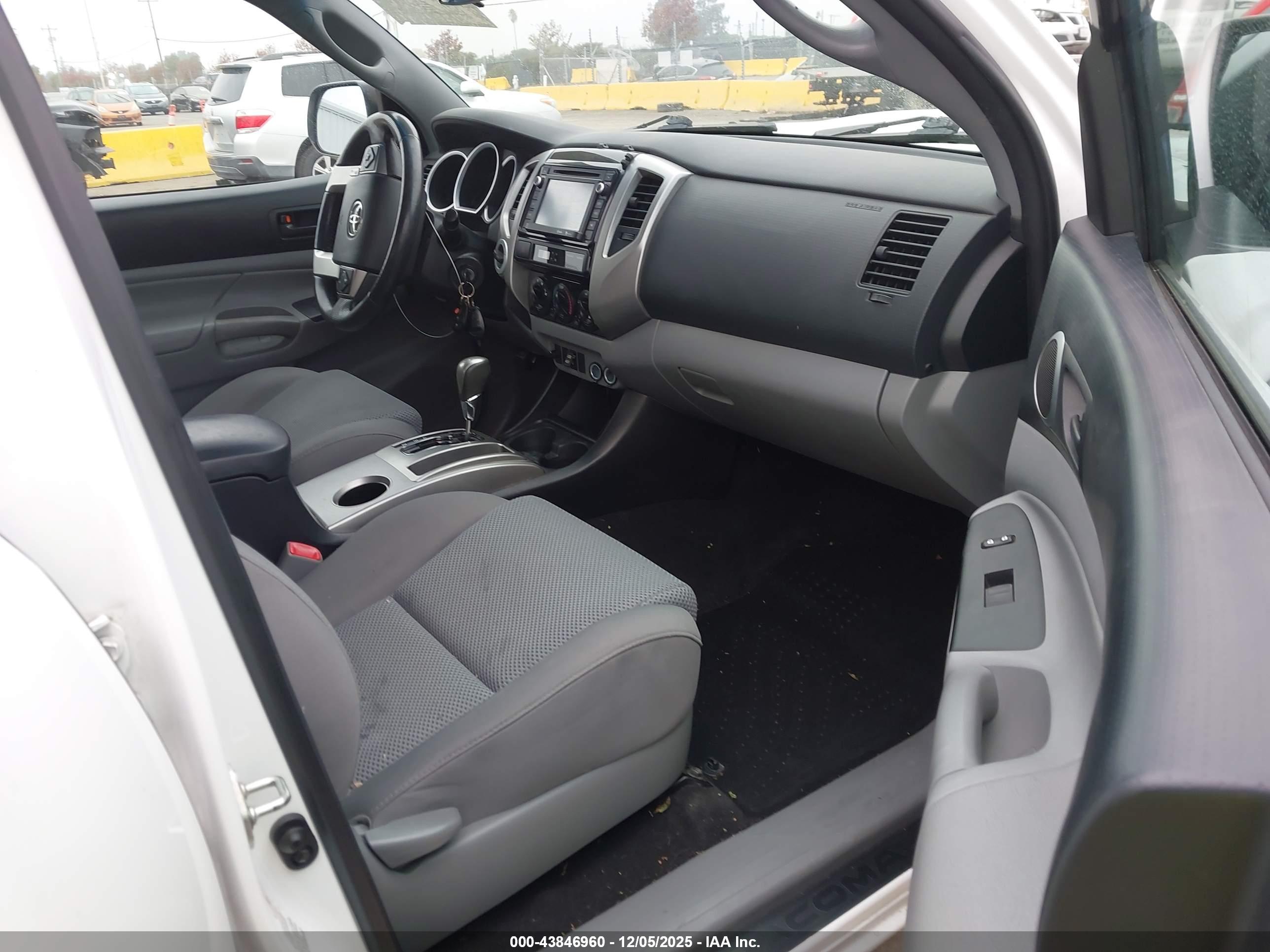 TOYOTA TACOMA image 5