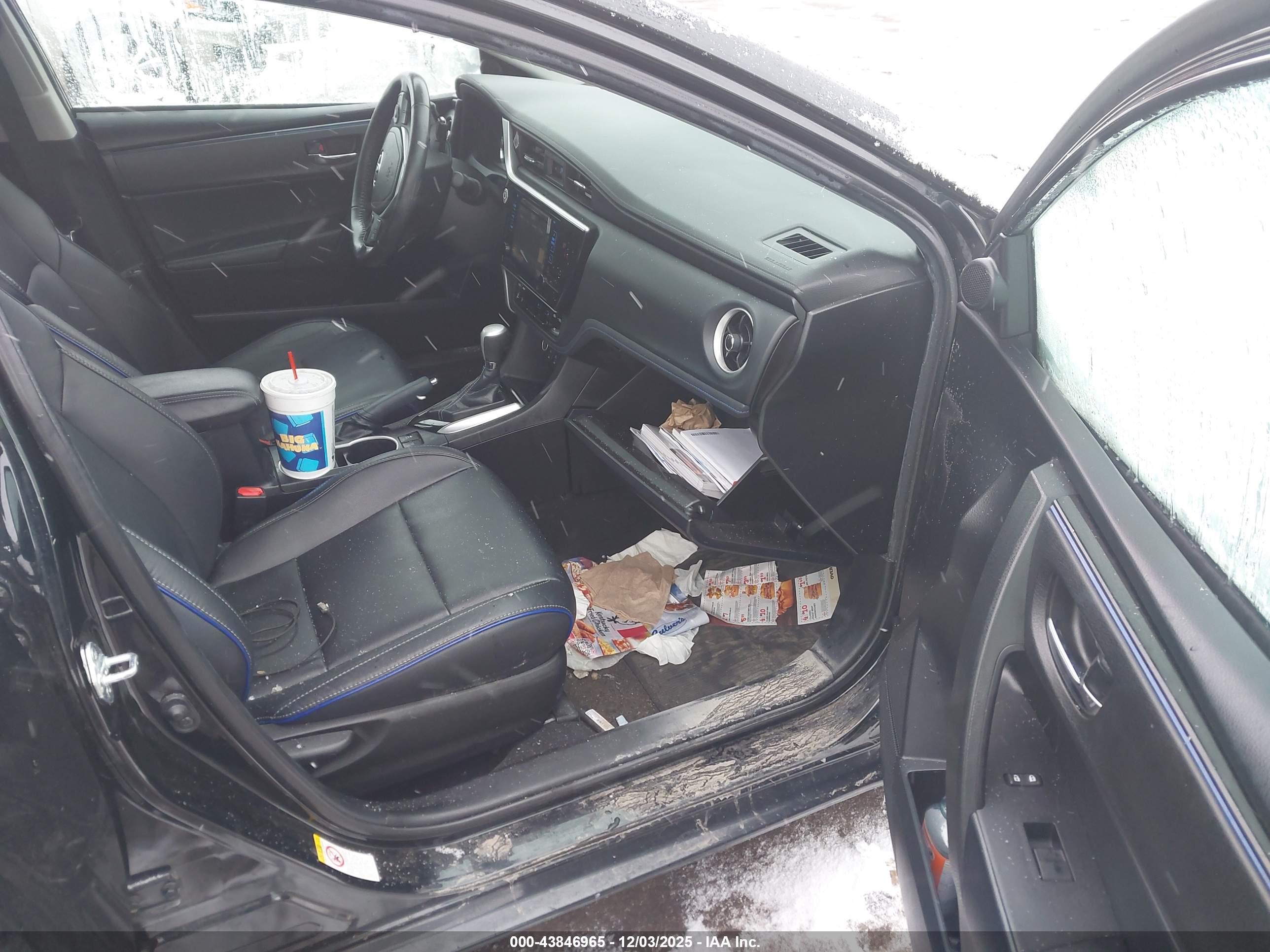 TOYOTA COROLLA image 5