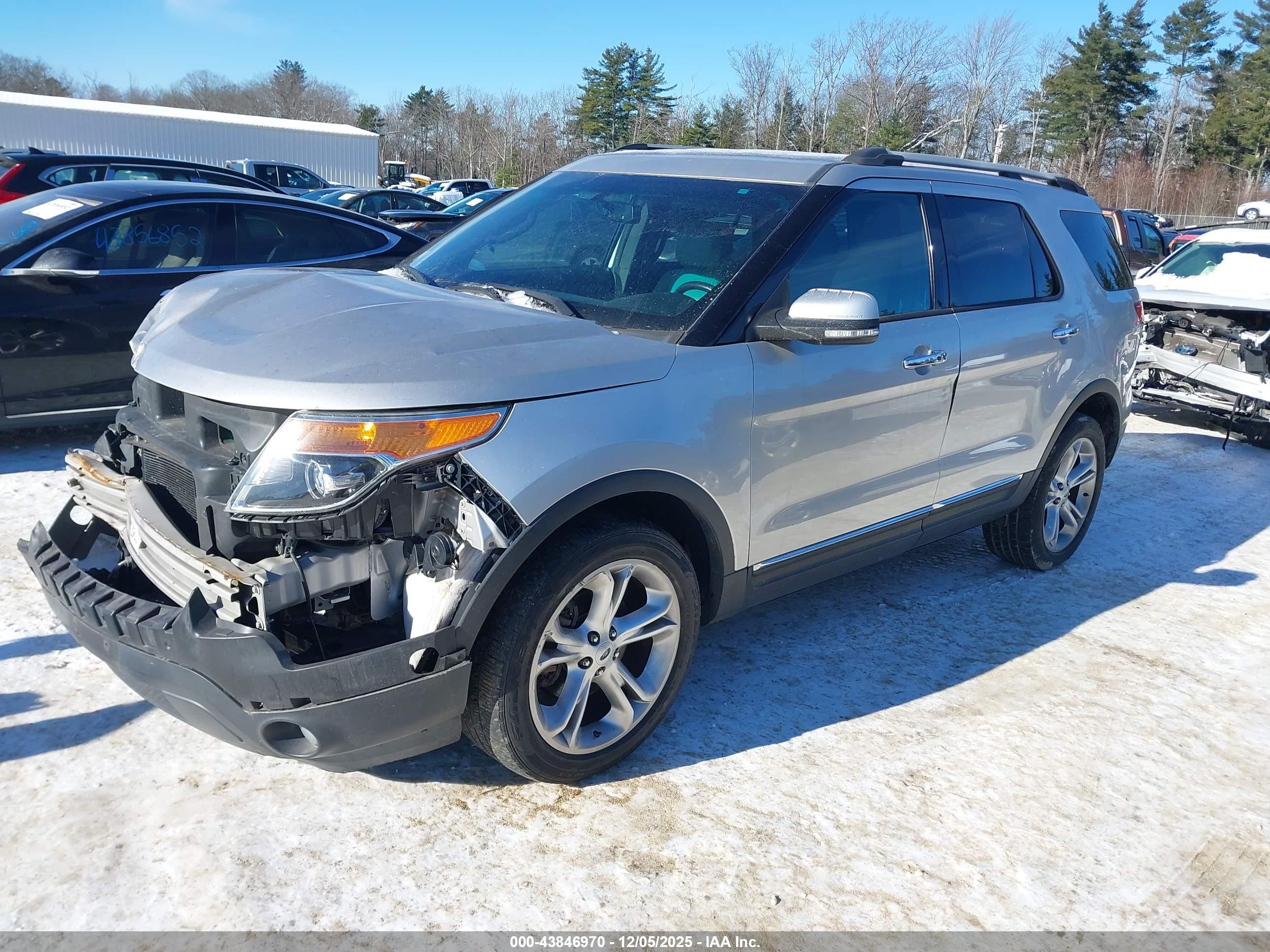 FORD EXPLORER image 2