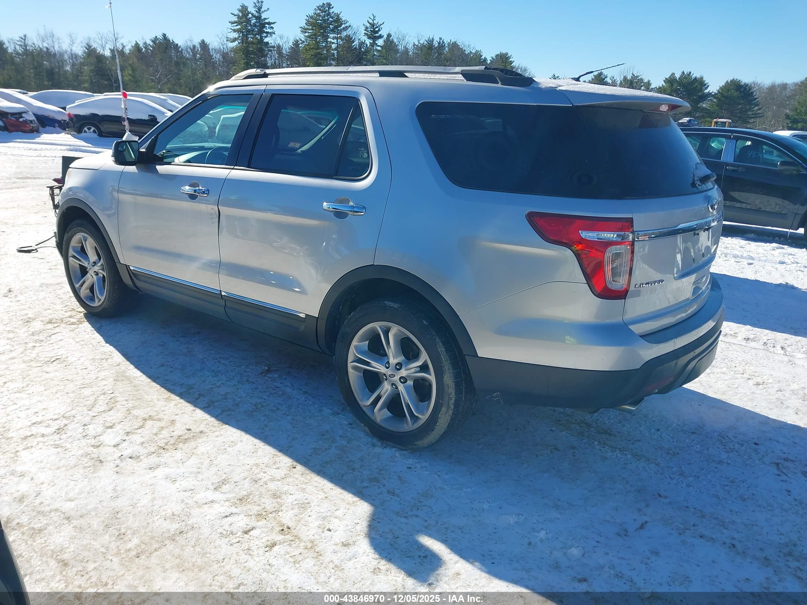 FORD EXPLORER image 3