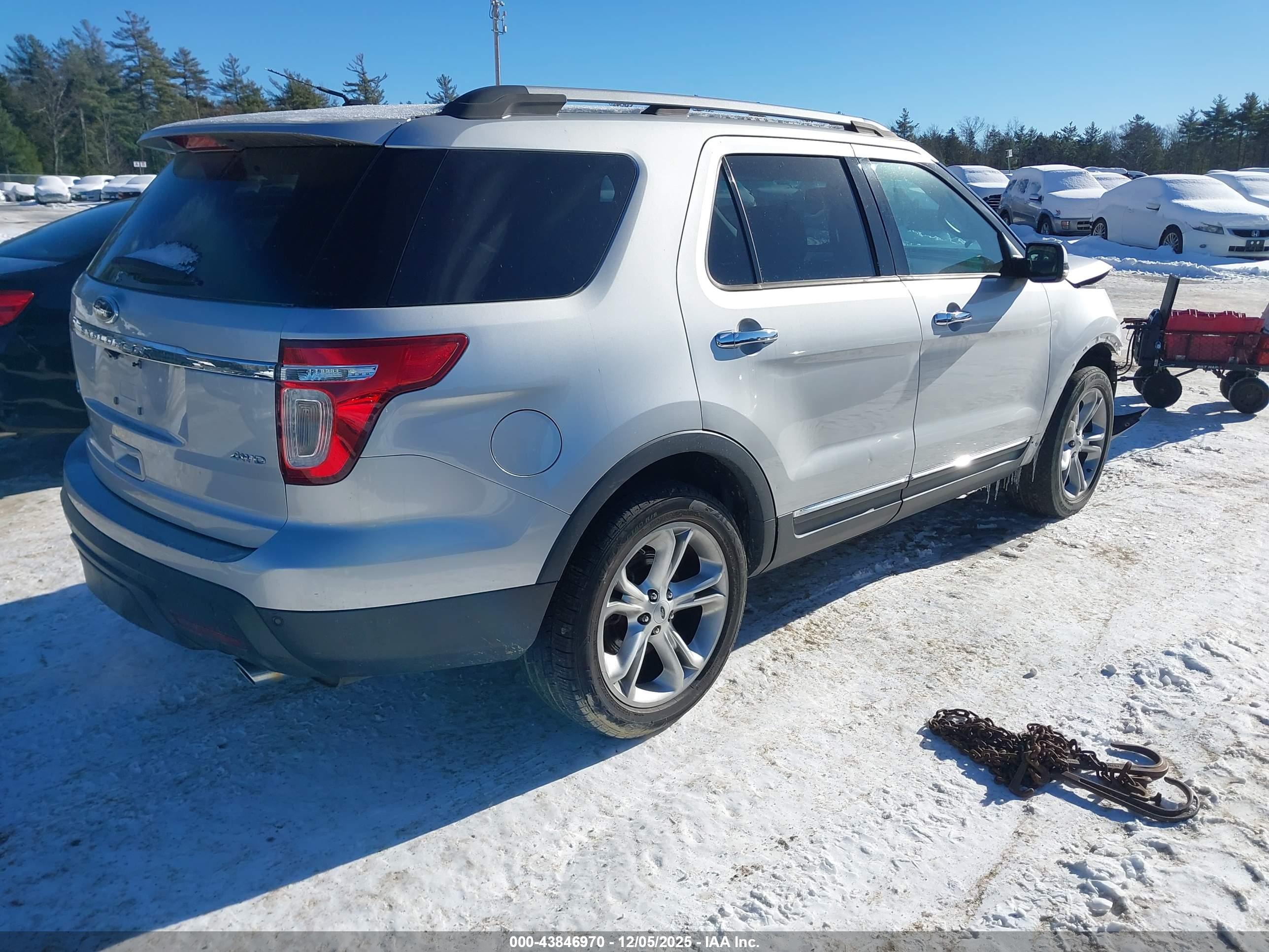 FORD EXPLORER image 4