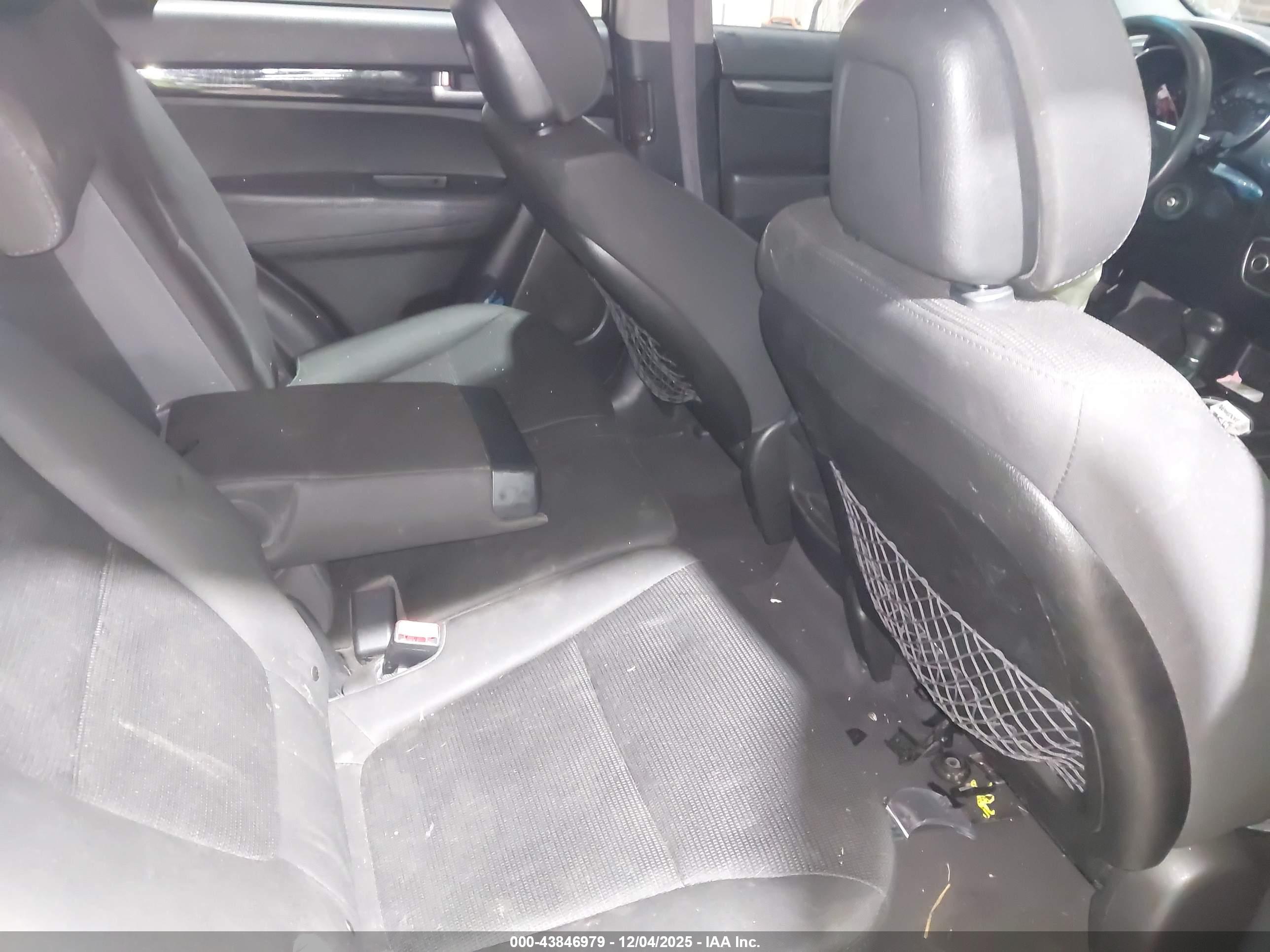 KIA SORENTO image 8