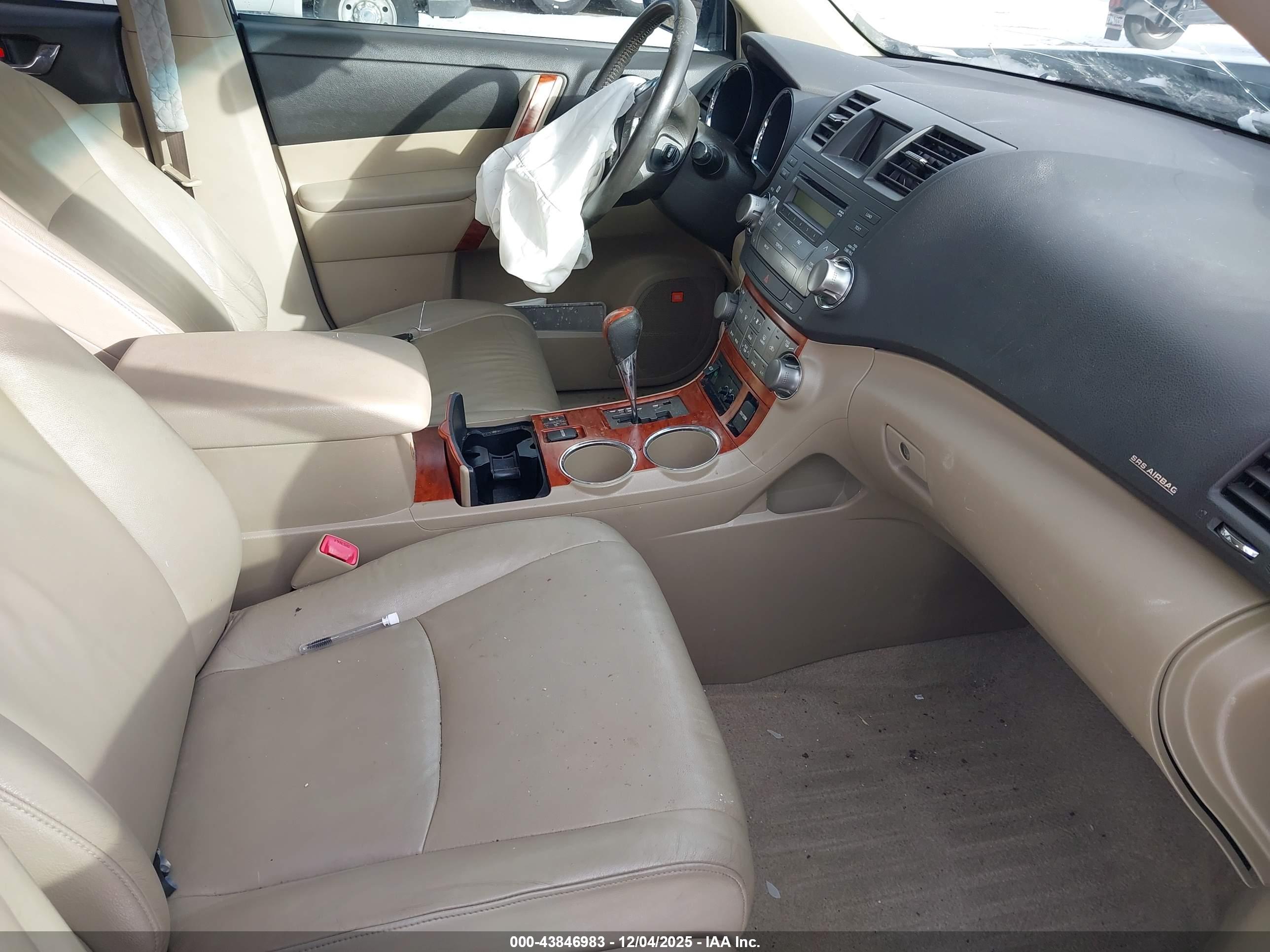TOYOTA HIGHLANDER image 5