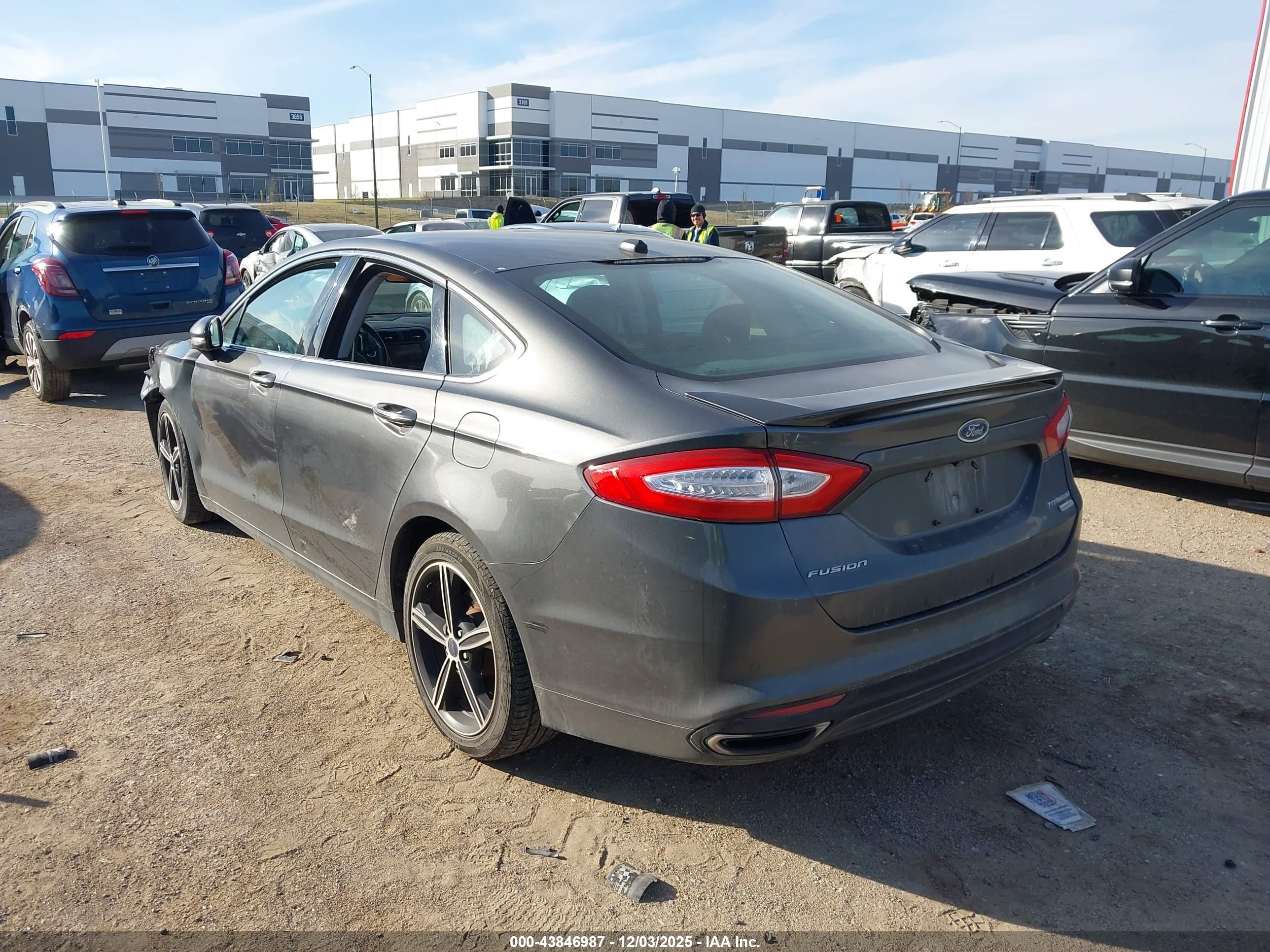 FORD FUSION image 3