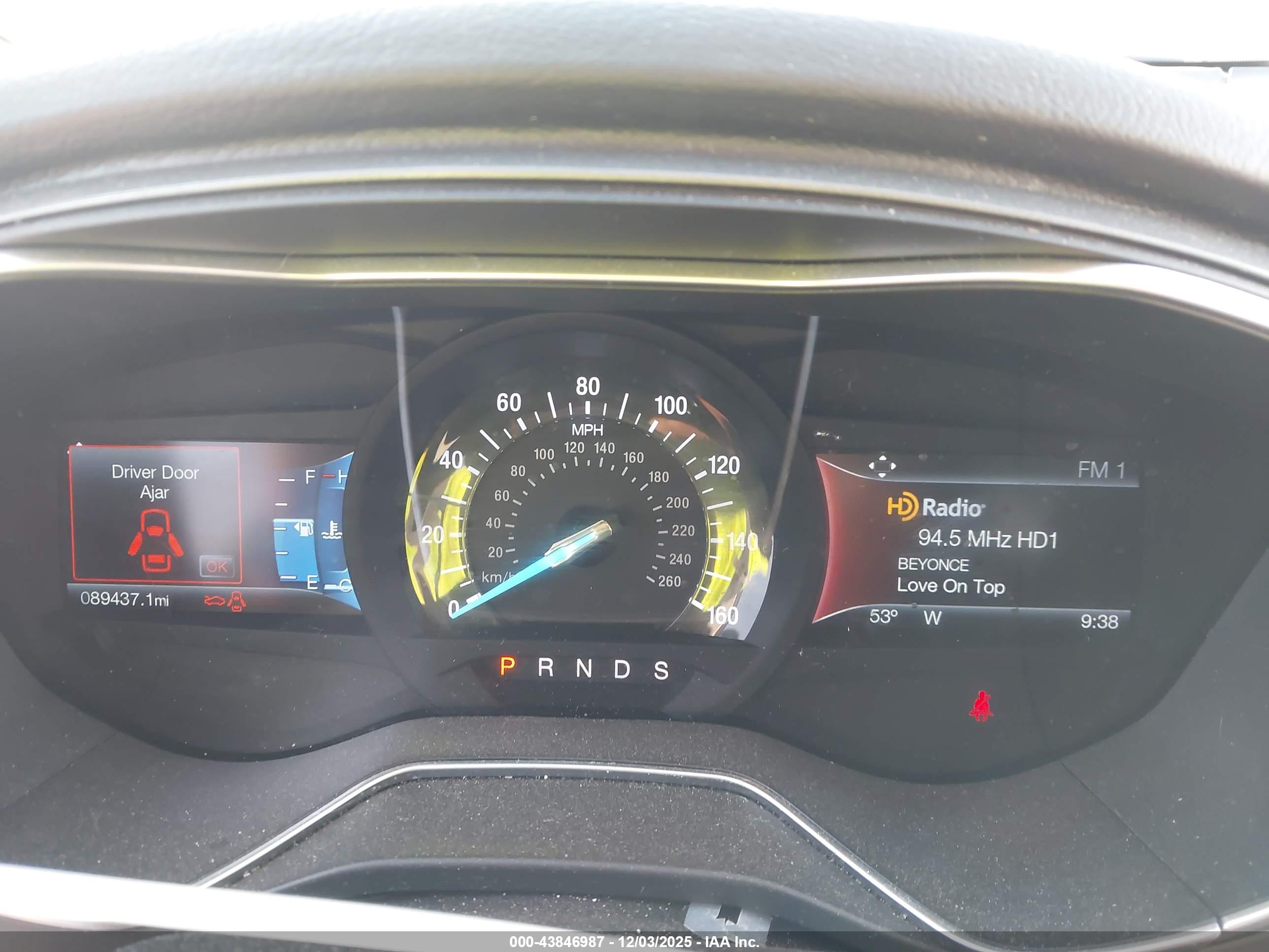 FORD FUSION image 7
