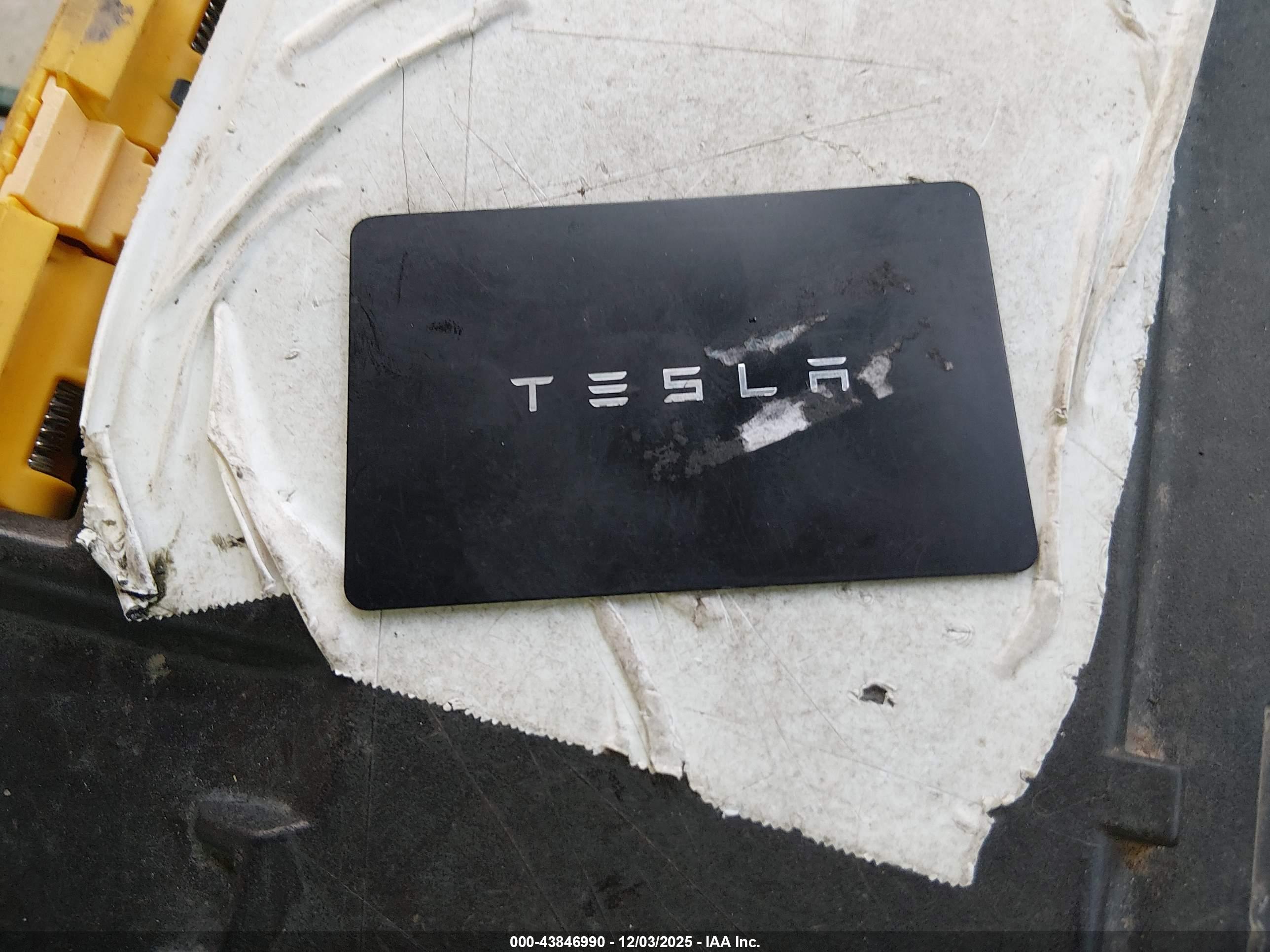 TESLA MODEL image 11