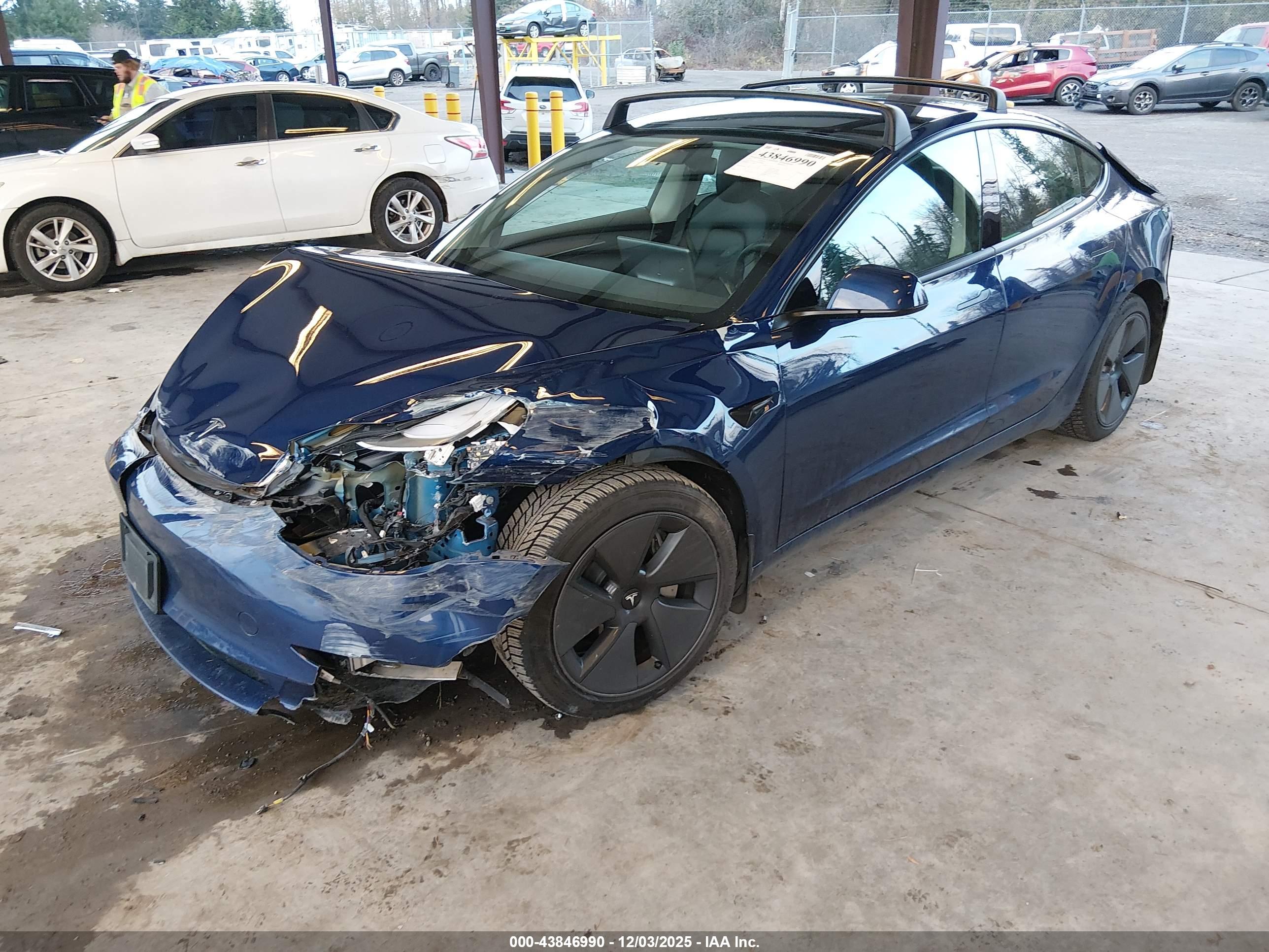 TESLA MODEL image 2