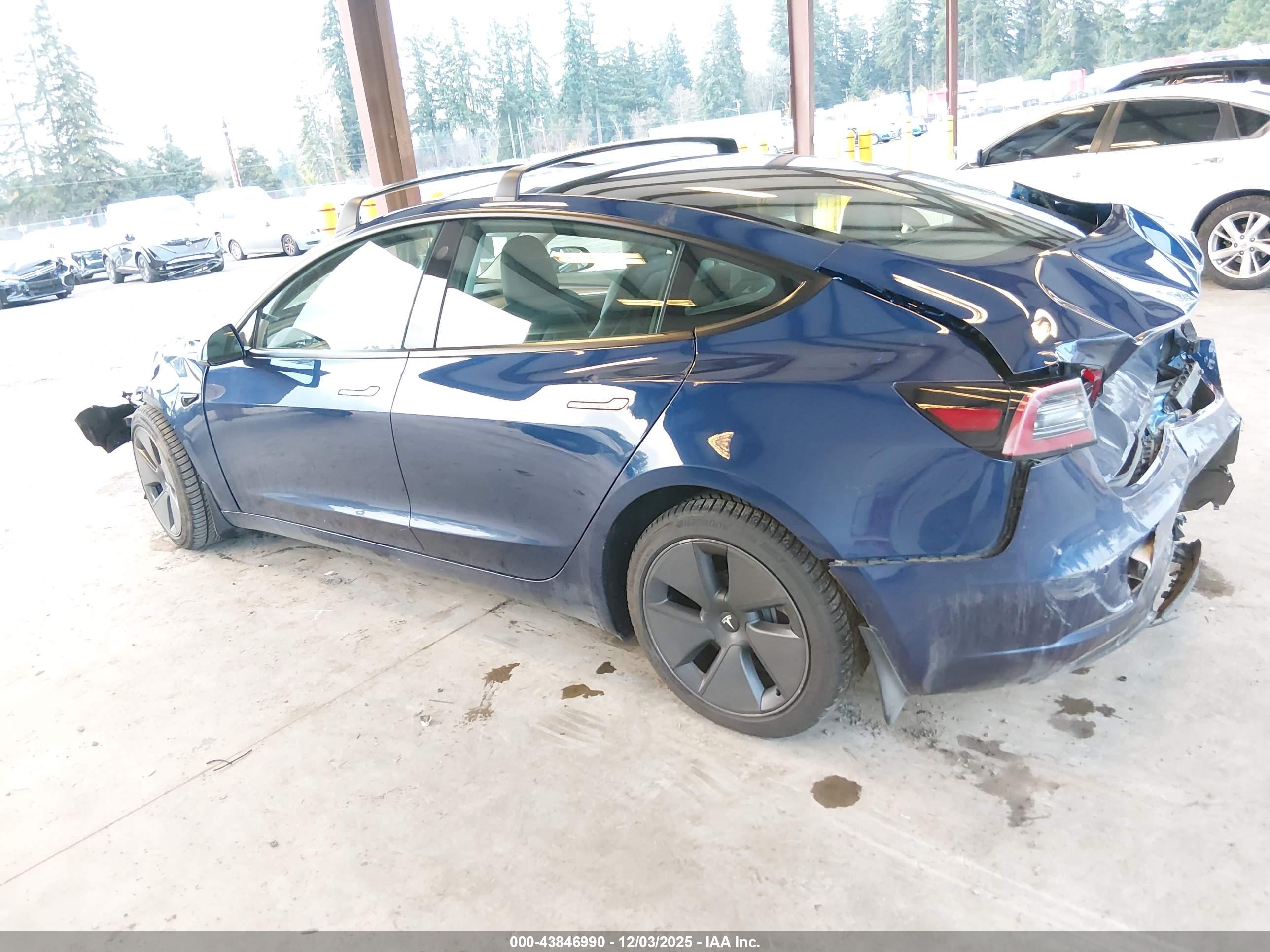 TESLA MODEL image 3