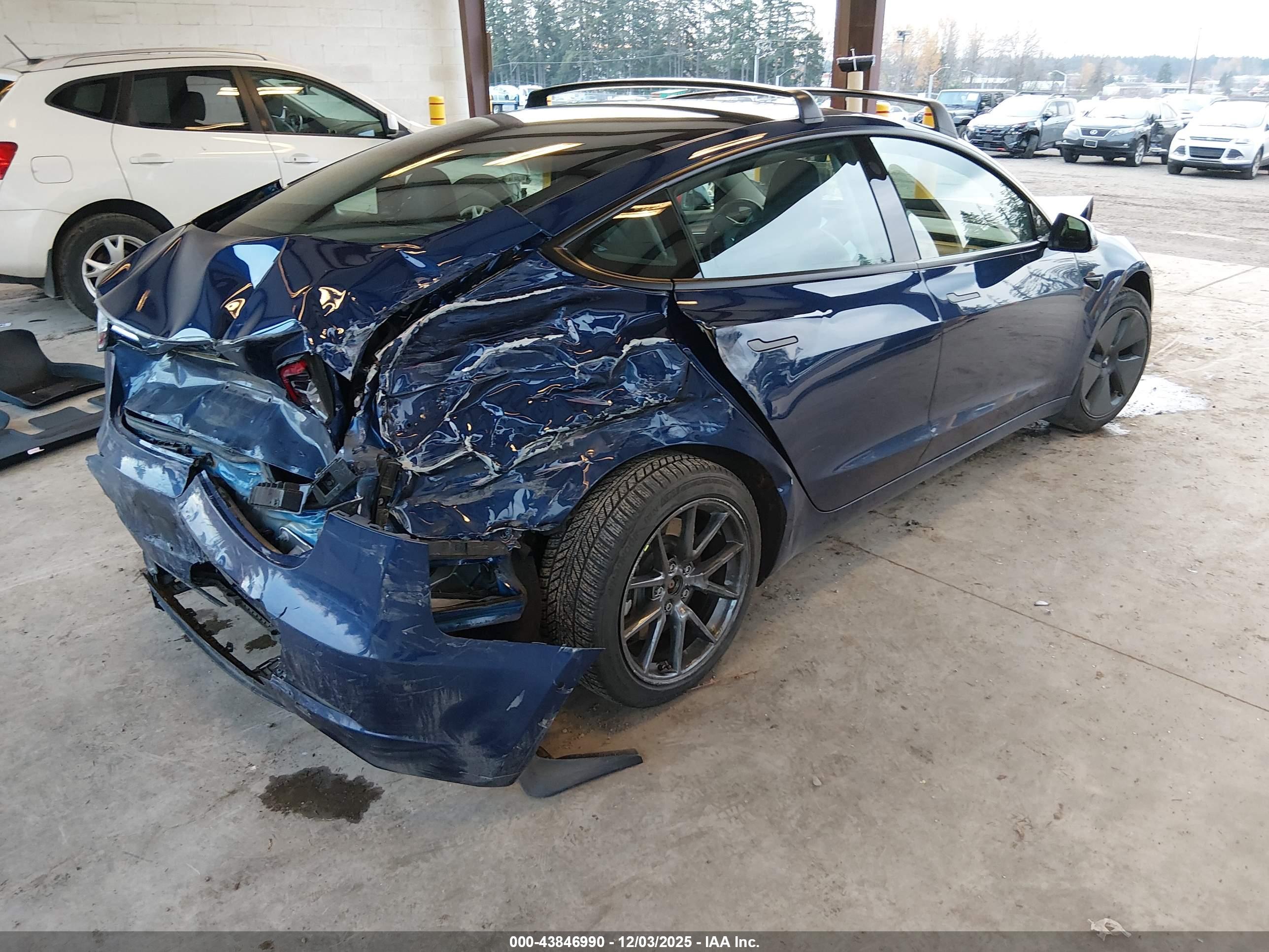 TESLA MODEL image 4