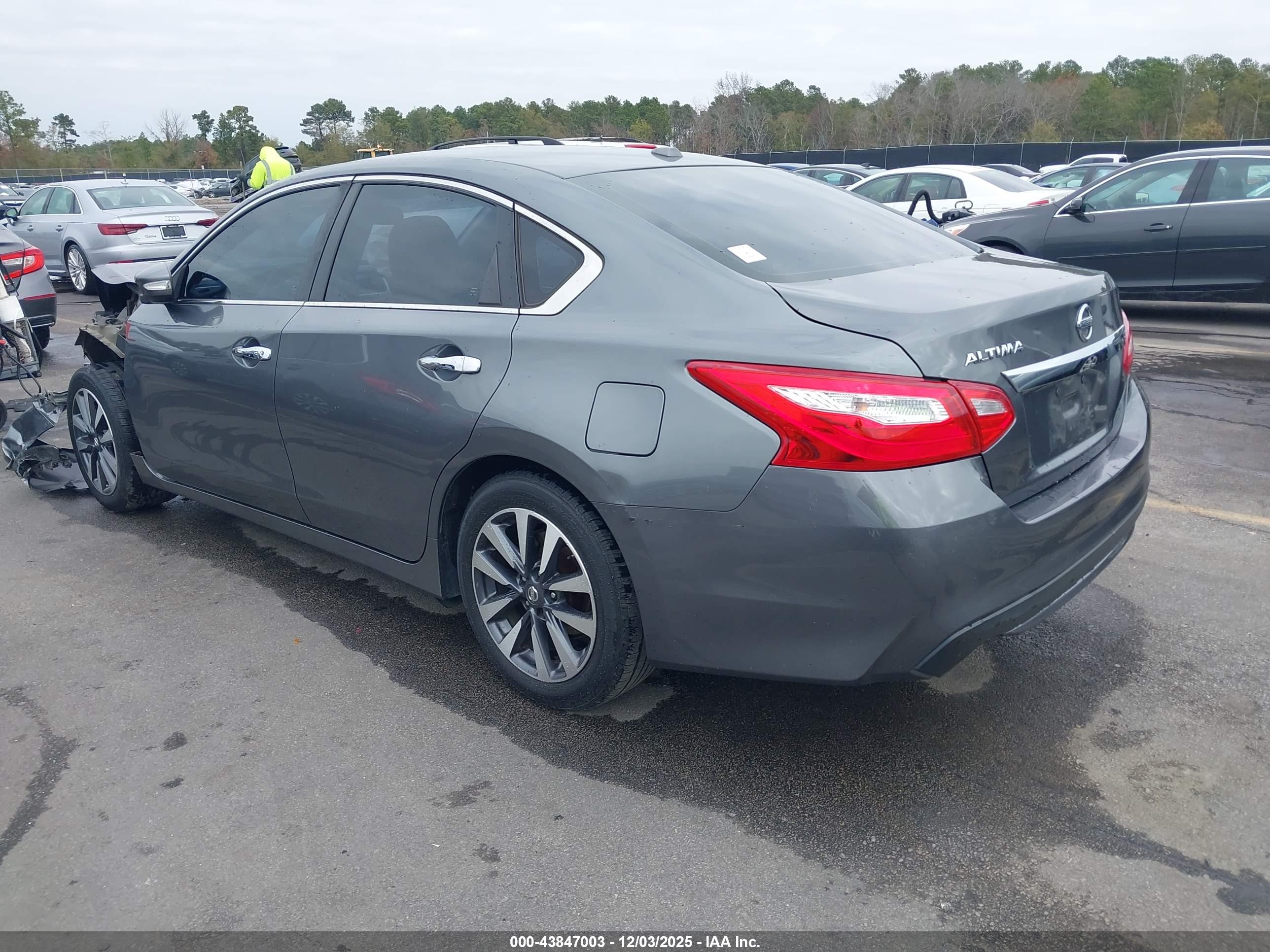 NISSAN ALTIMA image 3