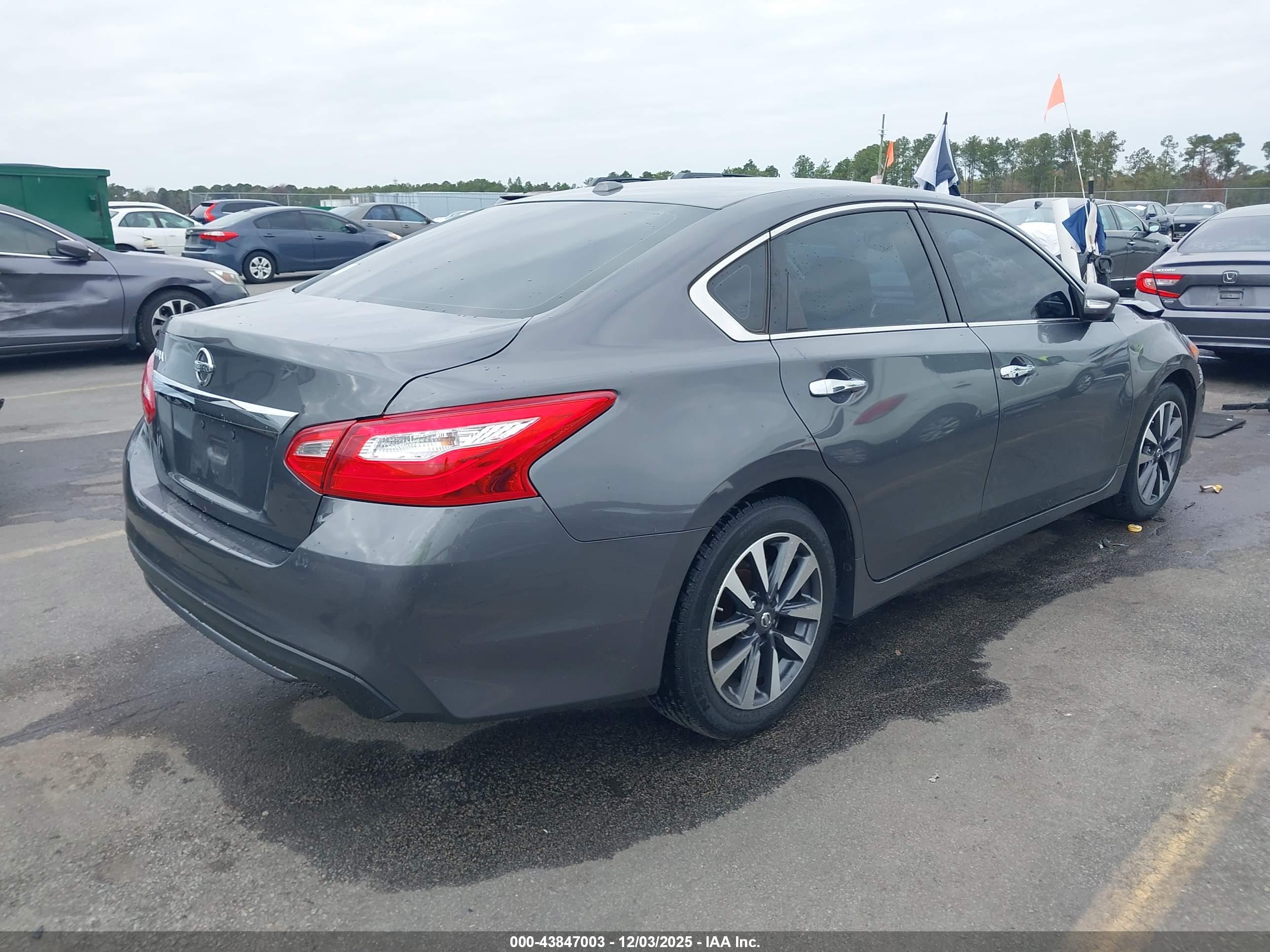 NISSAN ALTIMA image 4