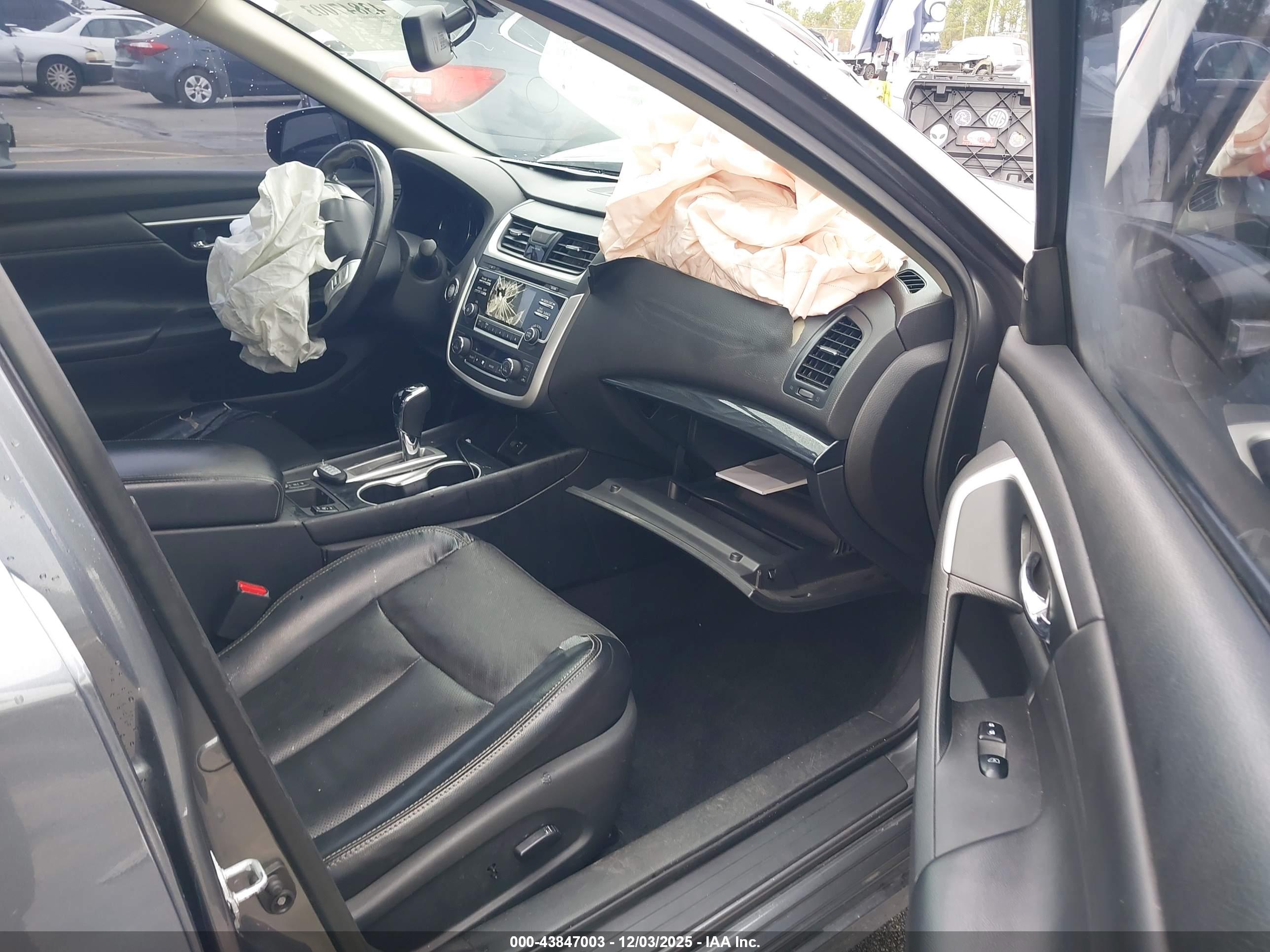NISSAN ALTIMA image 5