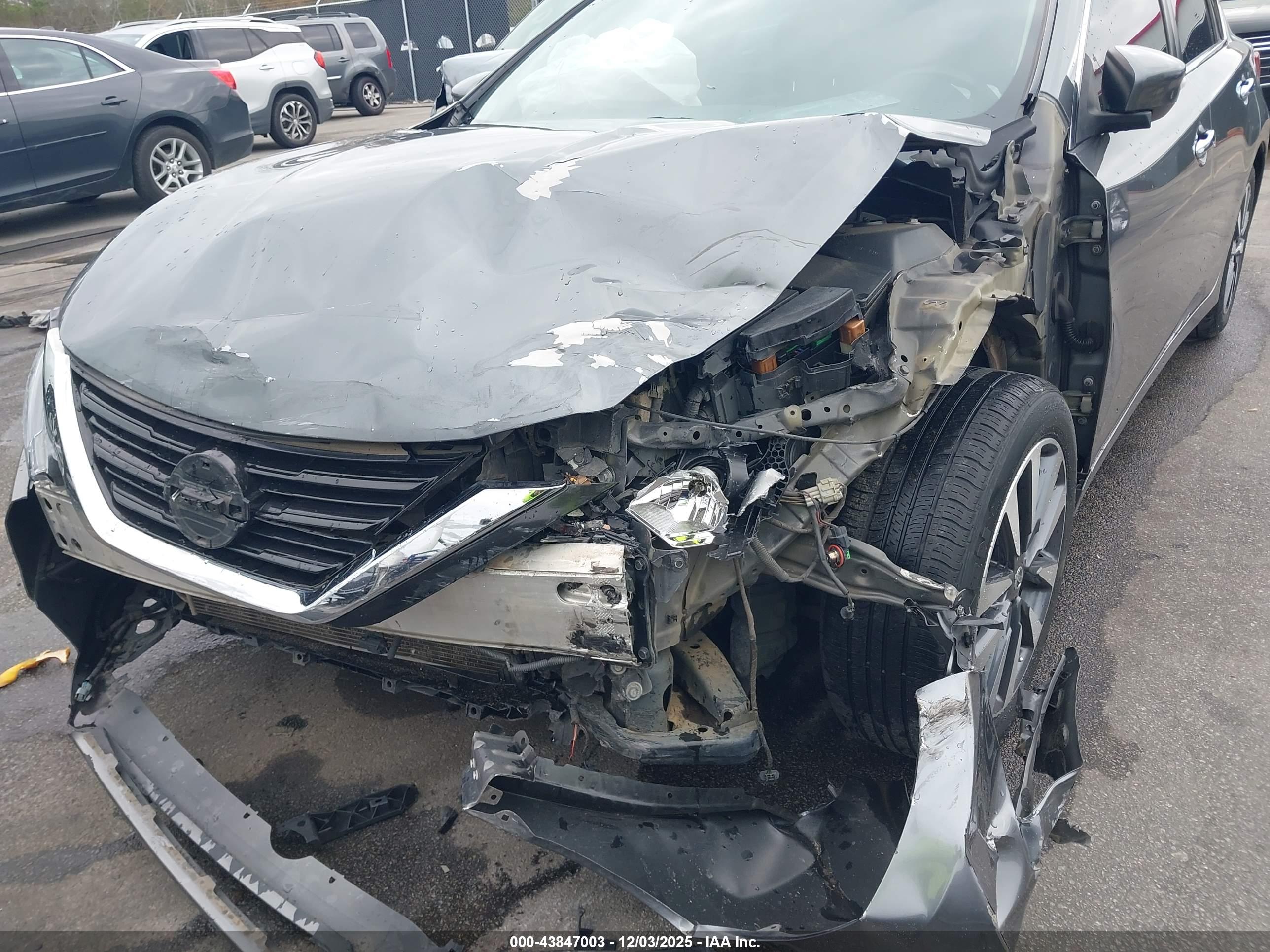 NISSAN ALTIMA image 6