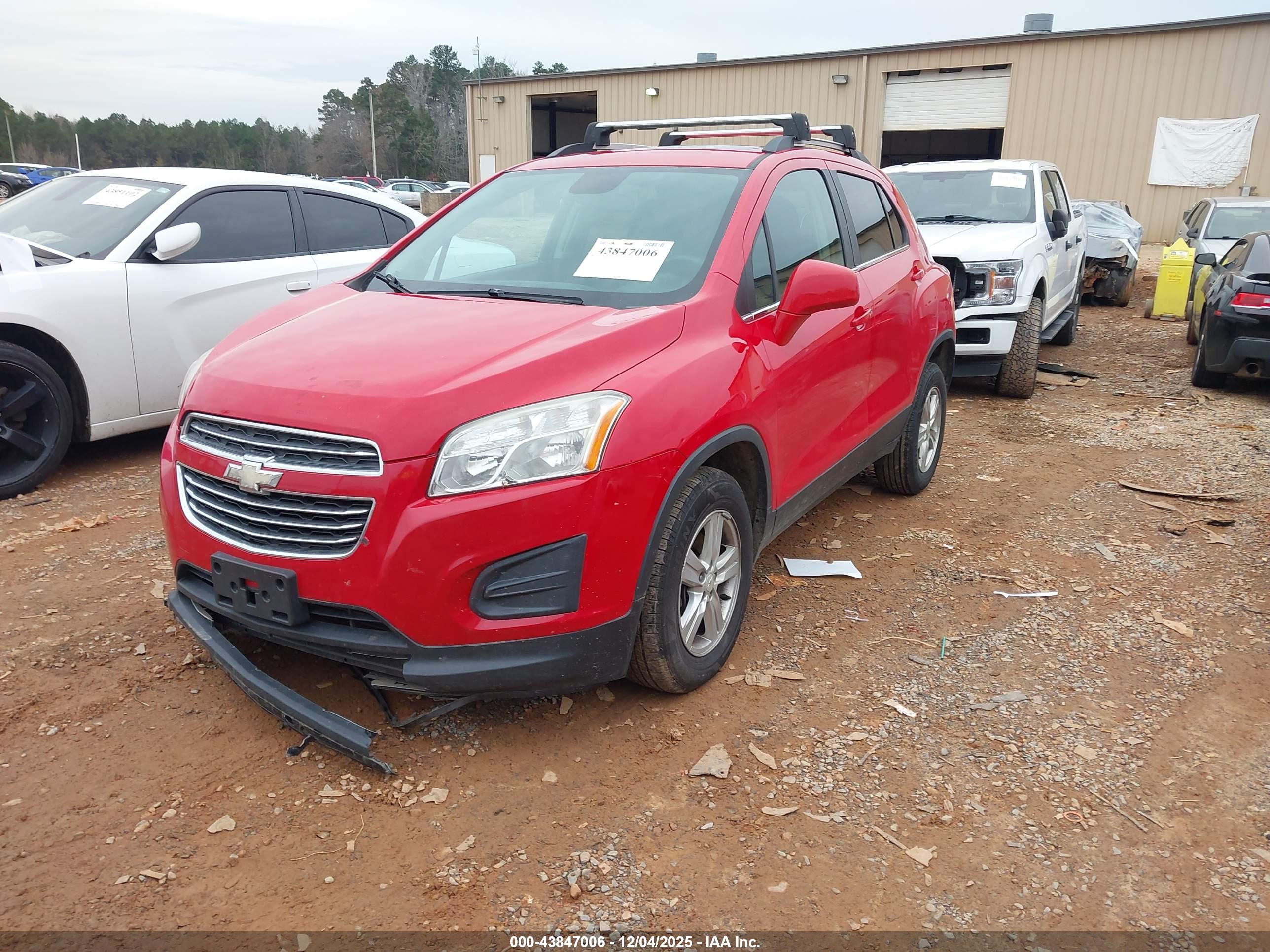CHEVROLET TRAX image 2