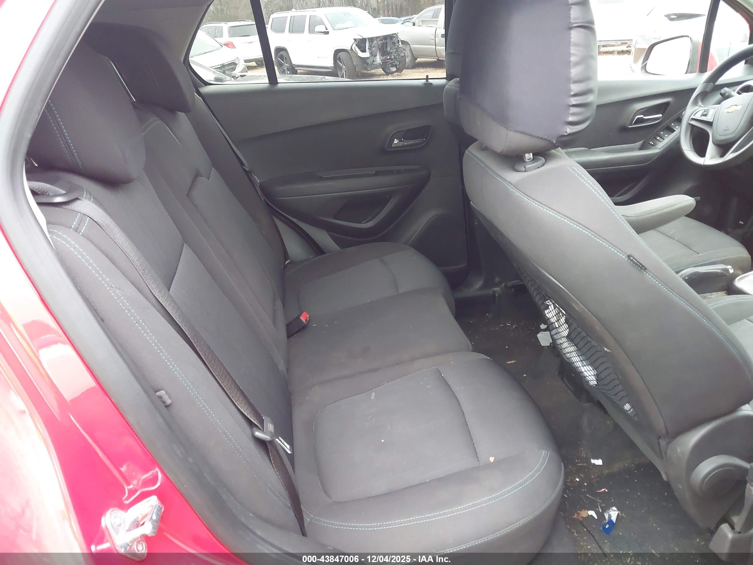 CHEVROLET TRAX image 8