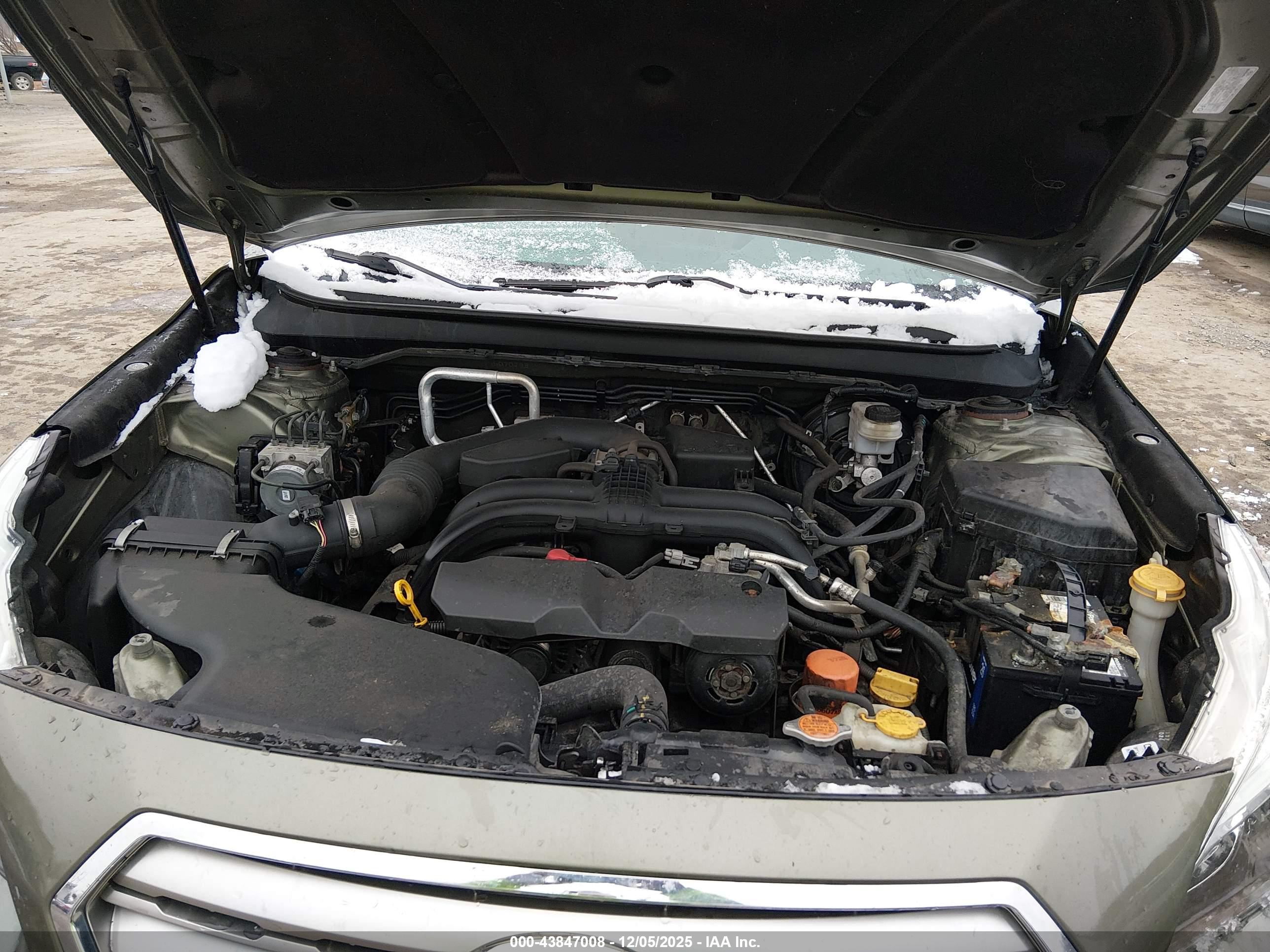 SUBARU OUTBACK image 10