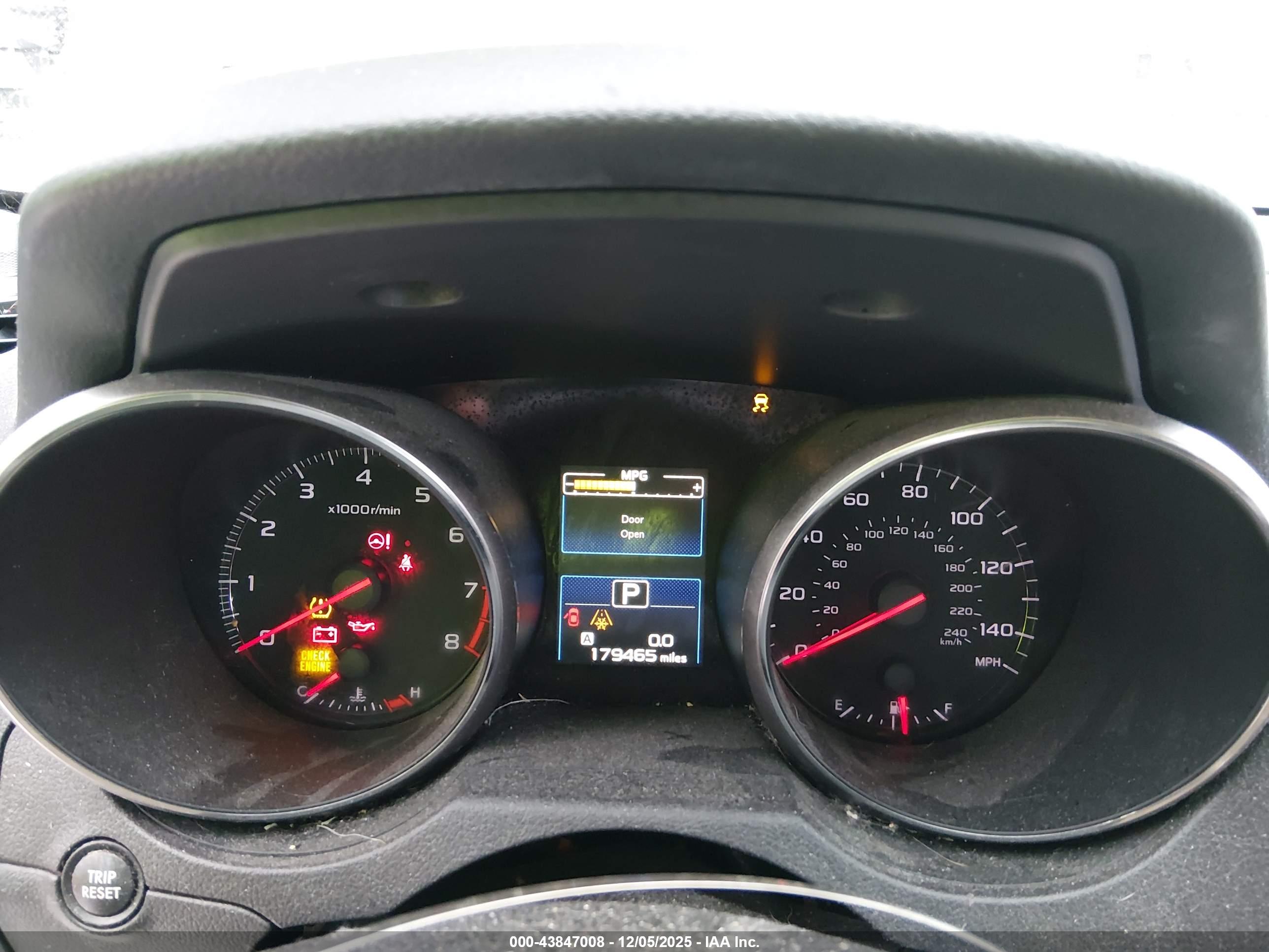 SUBARU OUTBACK image 7