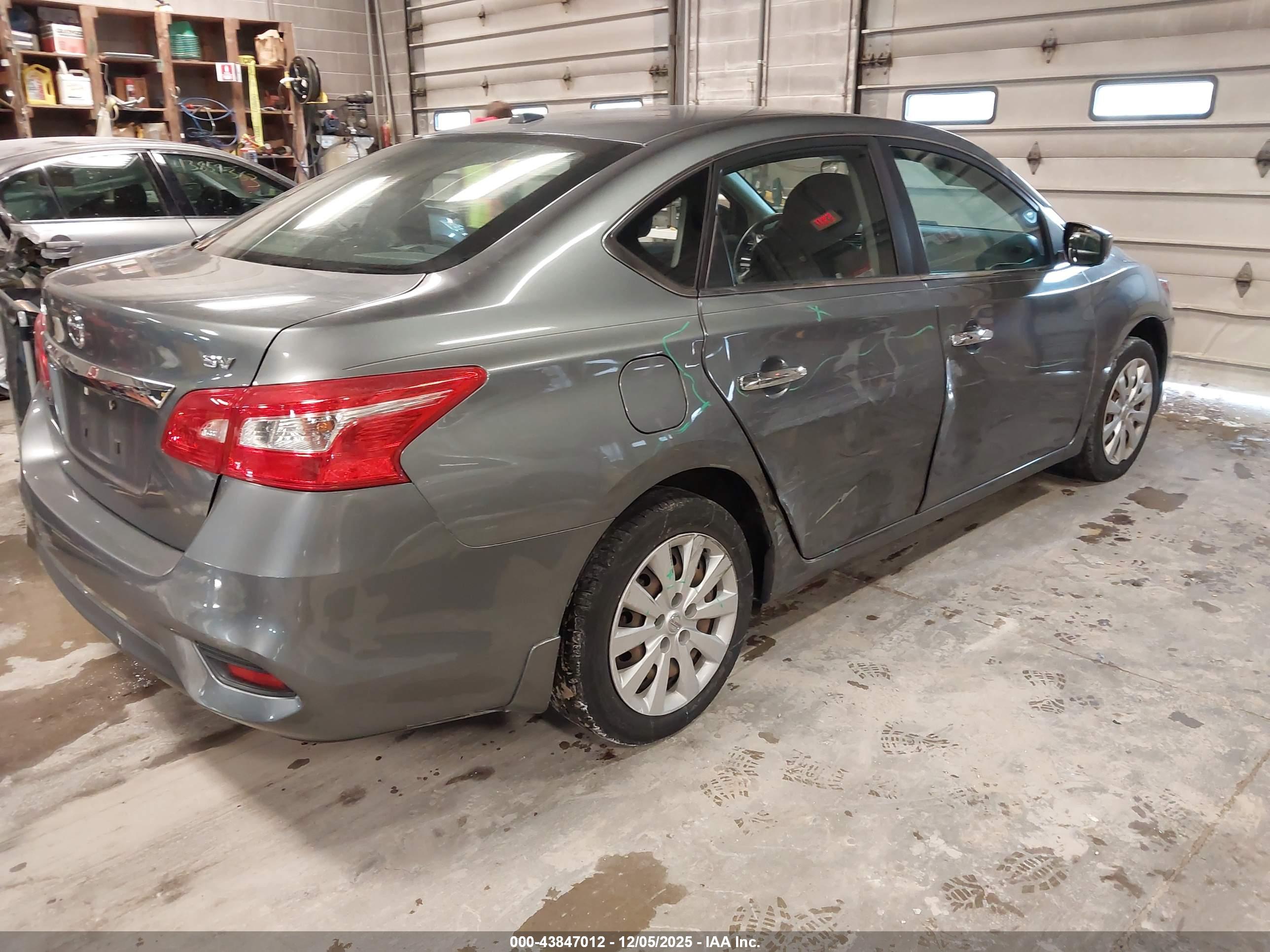 NISSAN SENTRA image 4