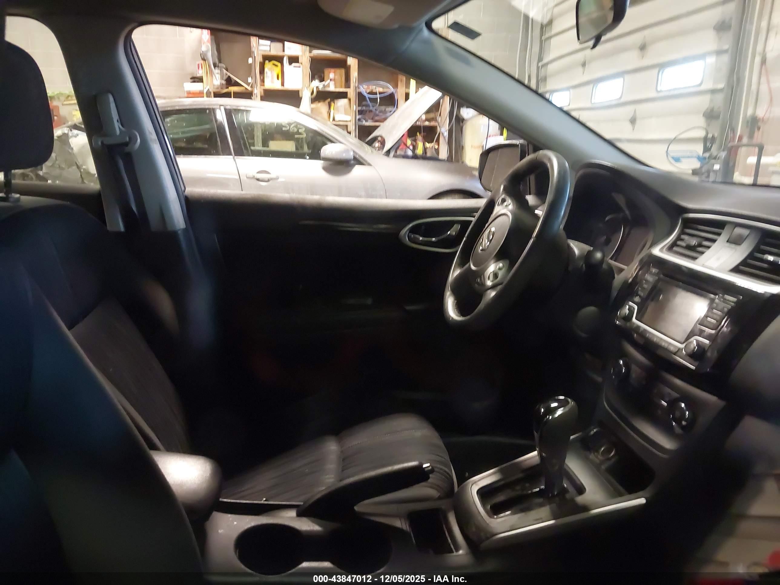 NISSAN SENTRA image 5