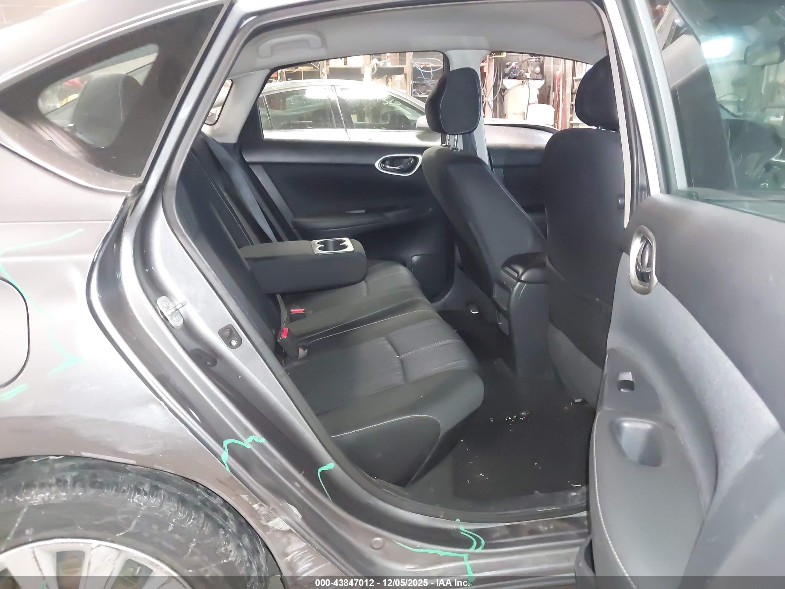 NISSAN SENTRA image 8