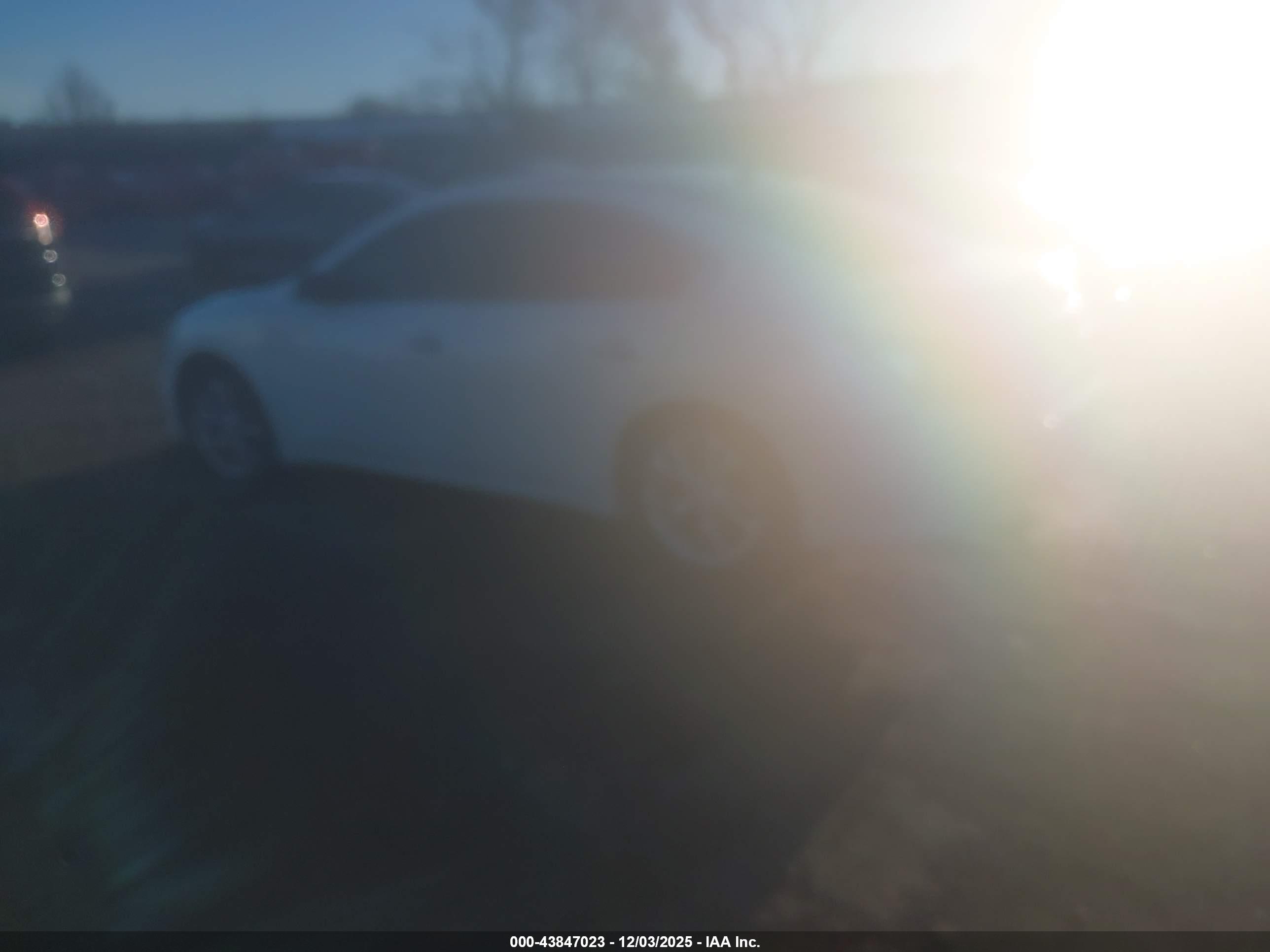 NISSAN MAXIMA image 3
