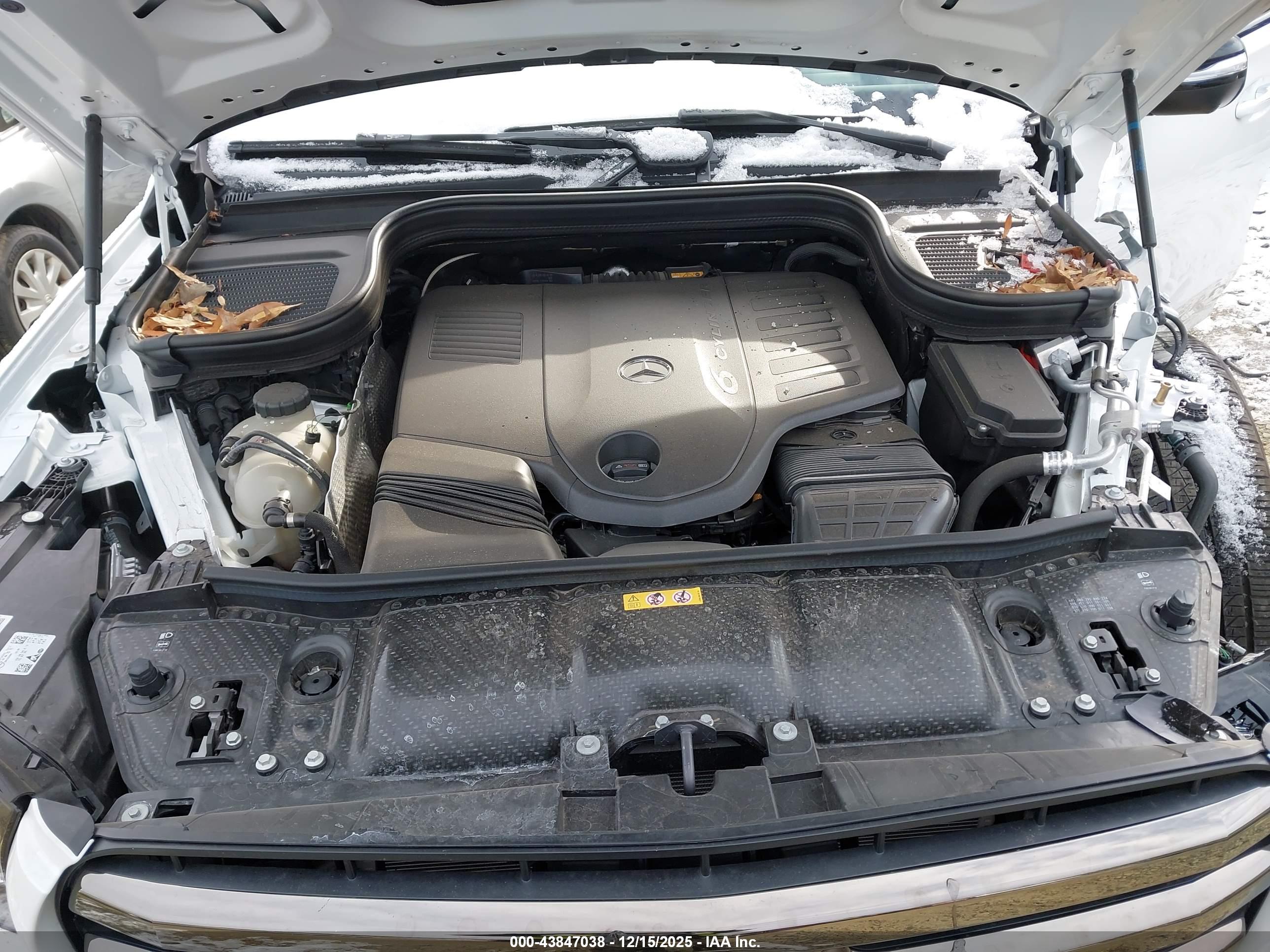 MERCEDES-BENZ GLS image 10