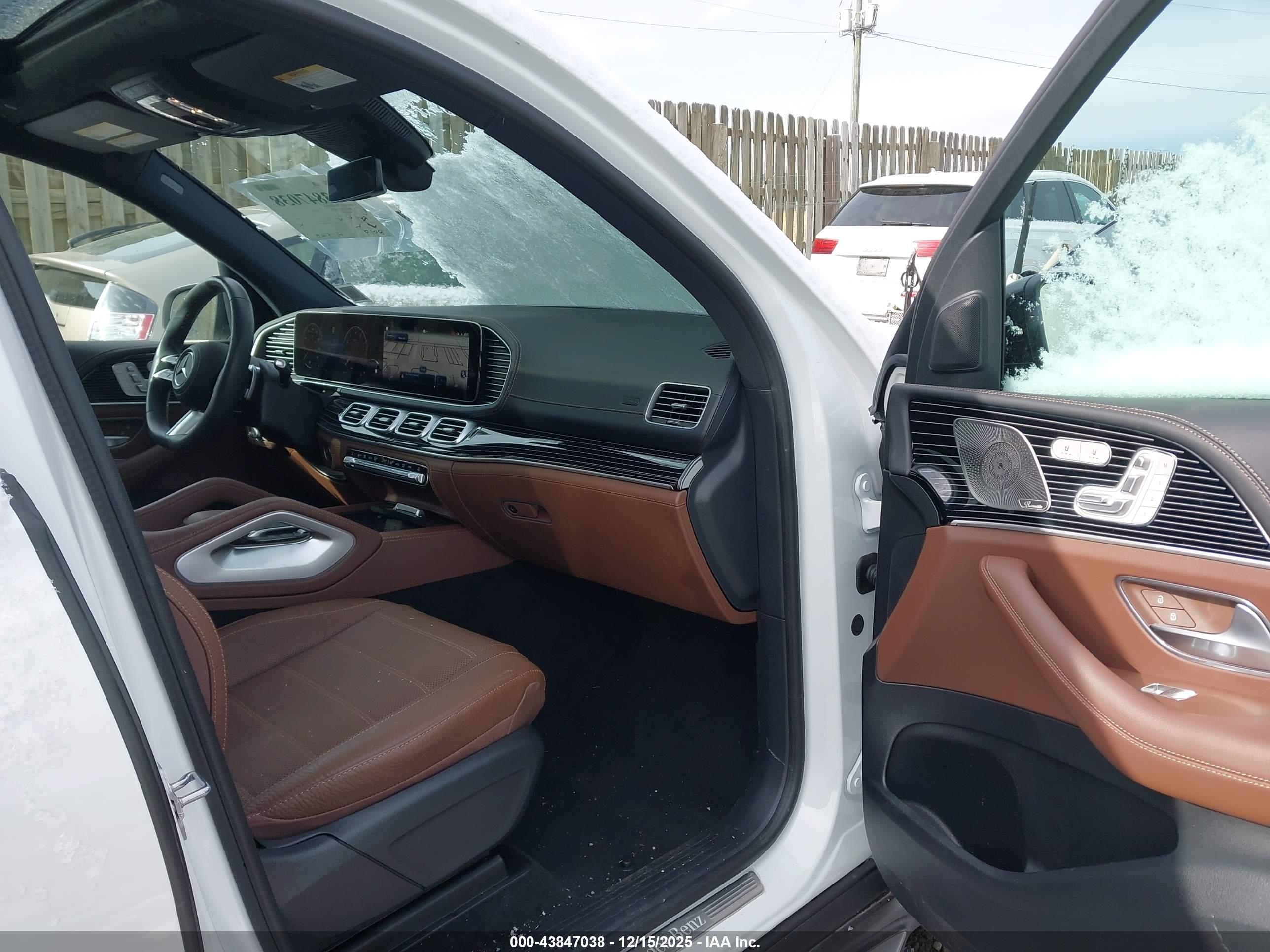 MERCEDES-BENZ GLS image 5