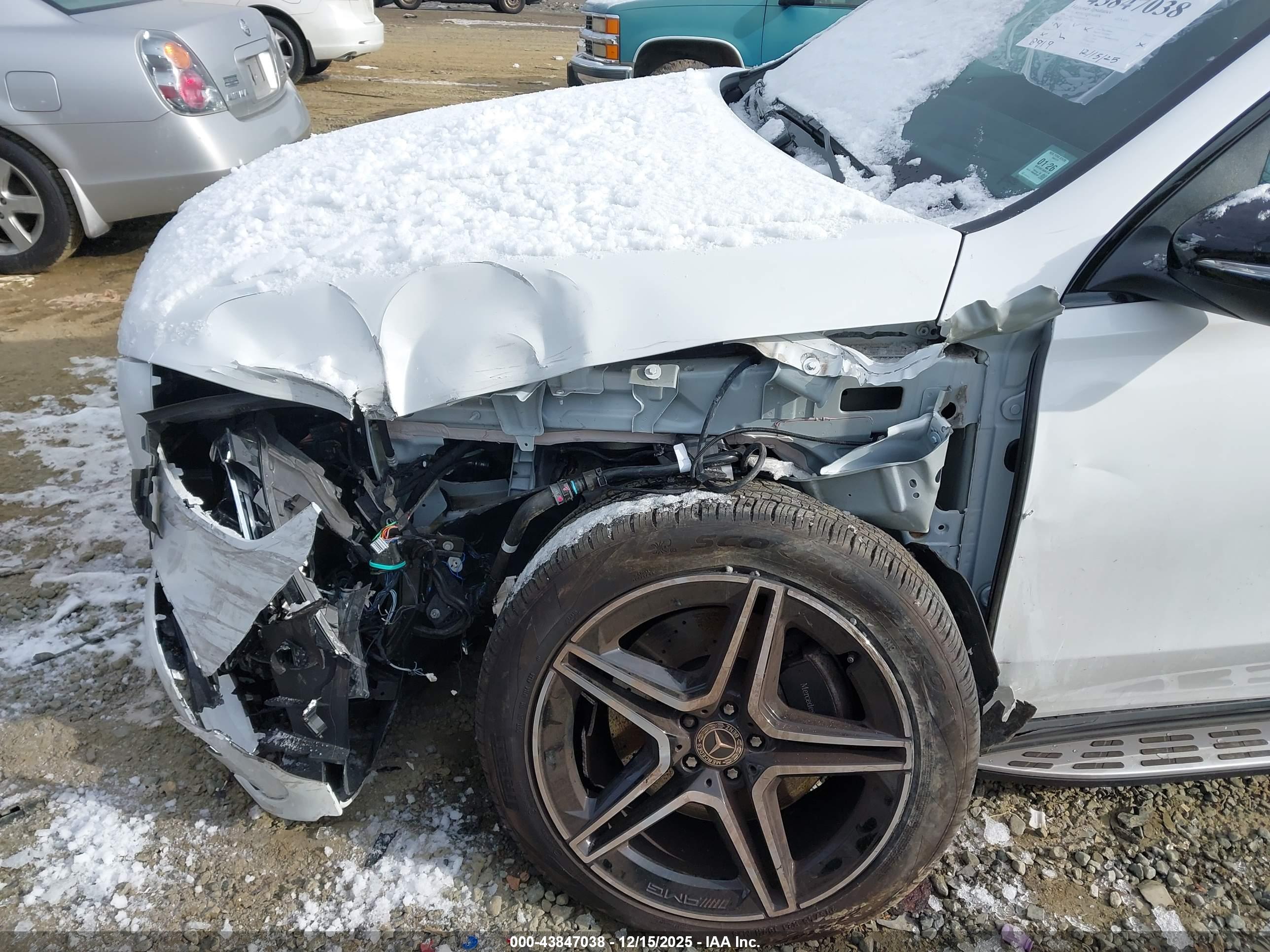 MERCEDES-BENZ GLS image 6