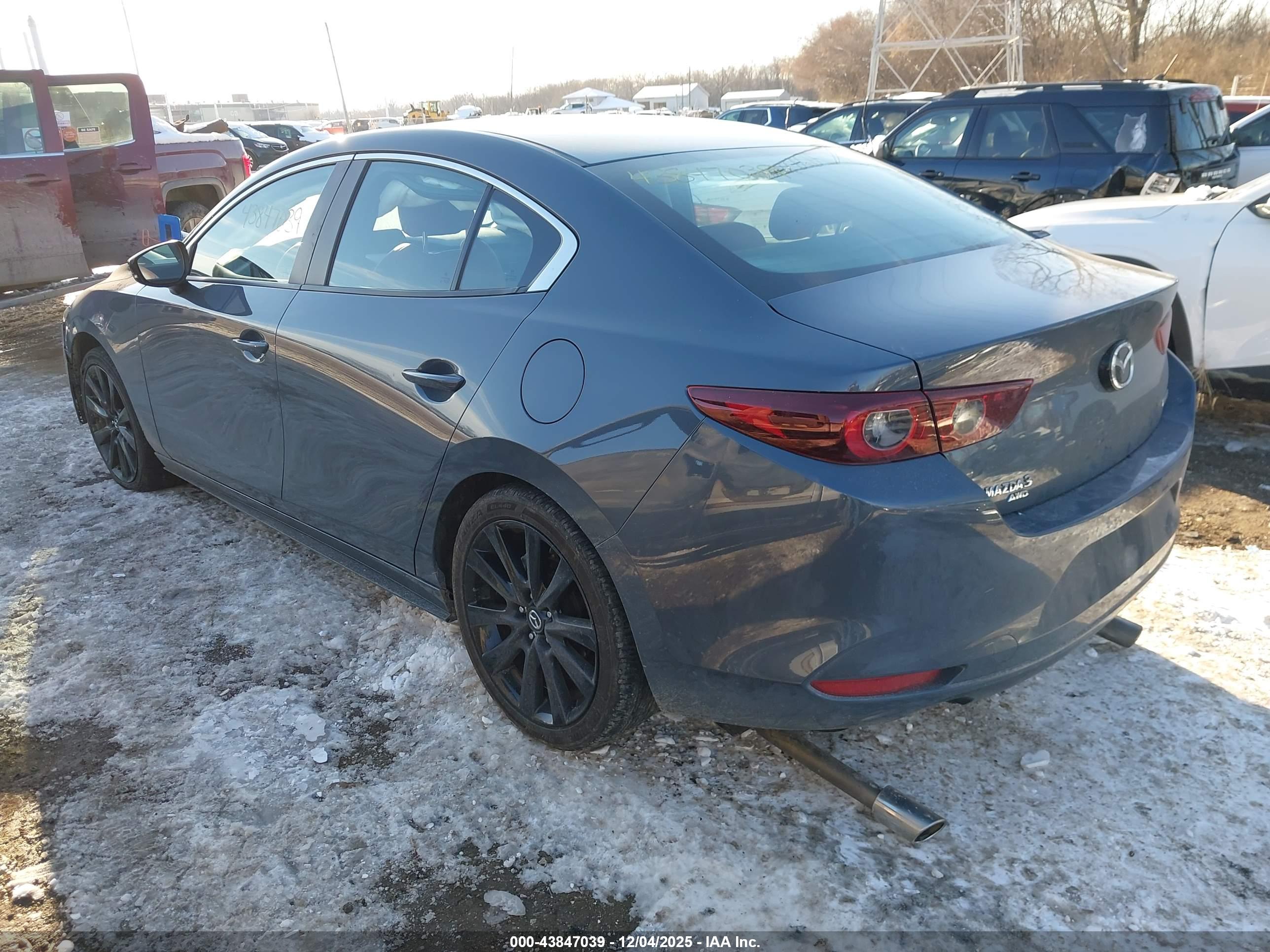 MAZDA MAZDA3 image 3