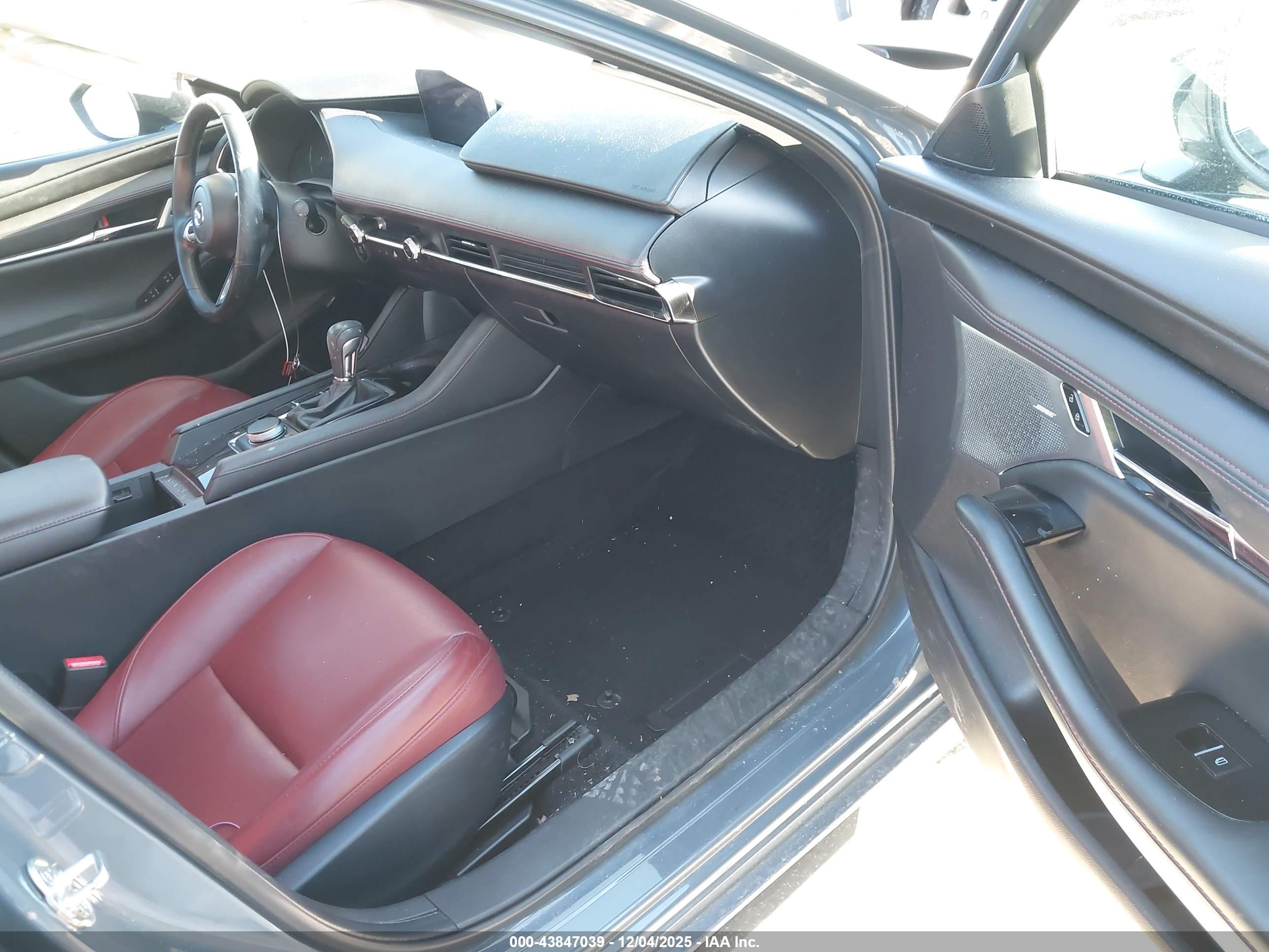 MAZDA MAZDA3 image 5