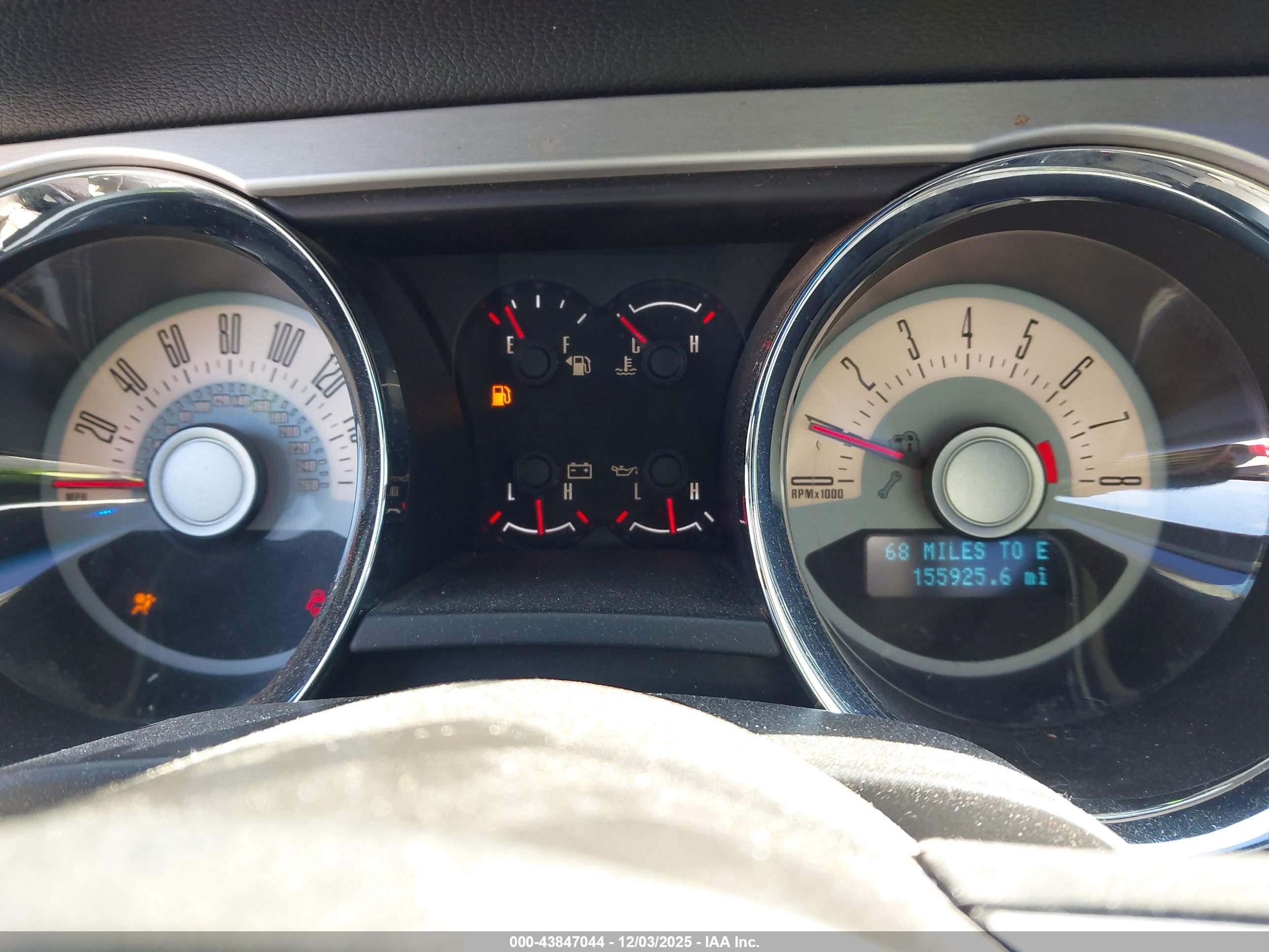 FORD MUSTANG image 7