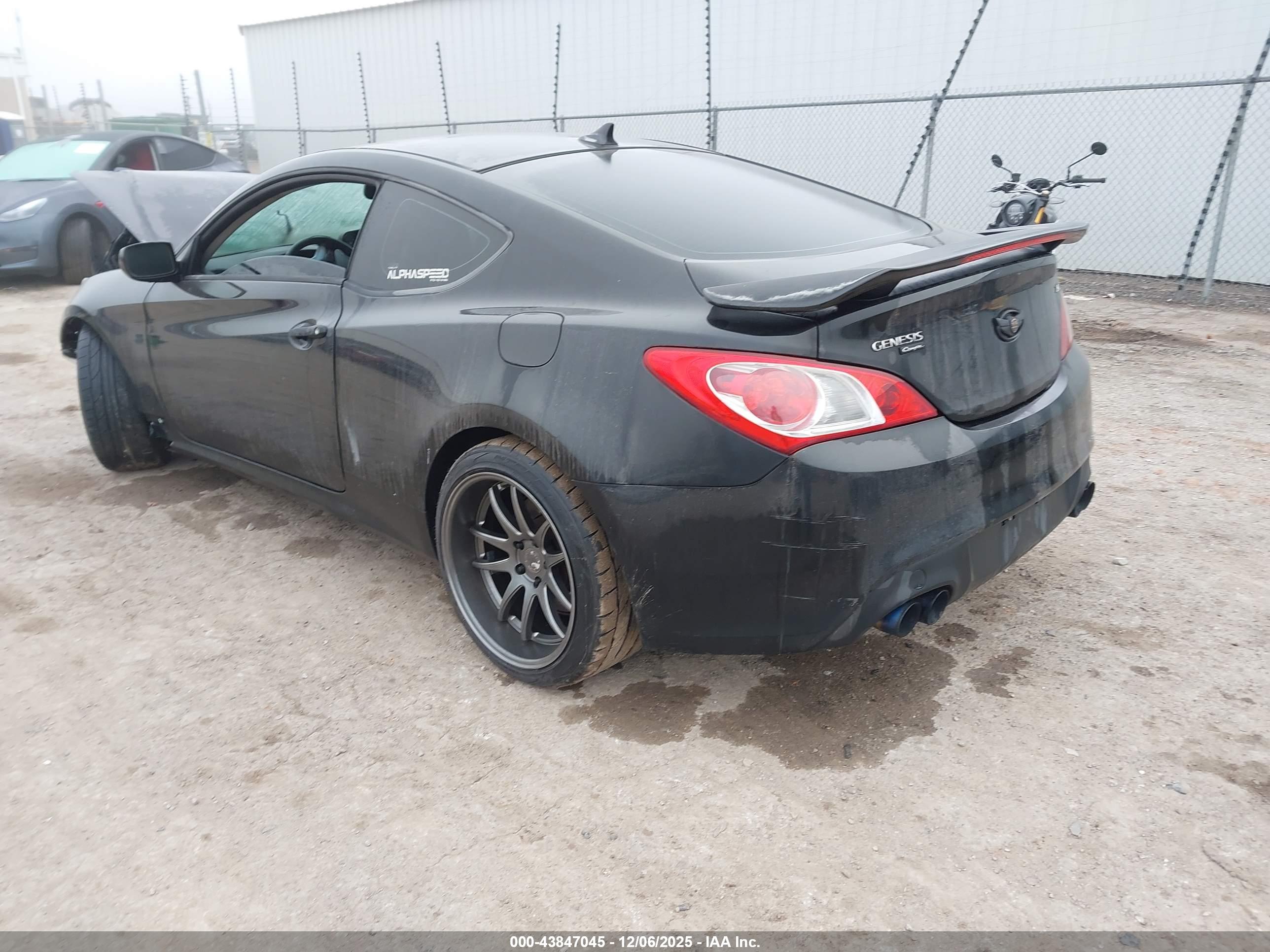 HYUNDAI GENESIS image 3