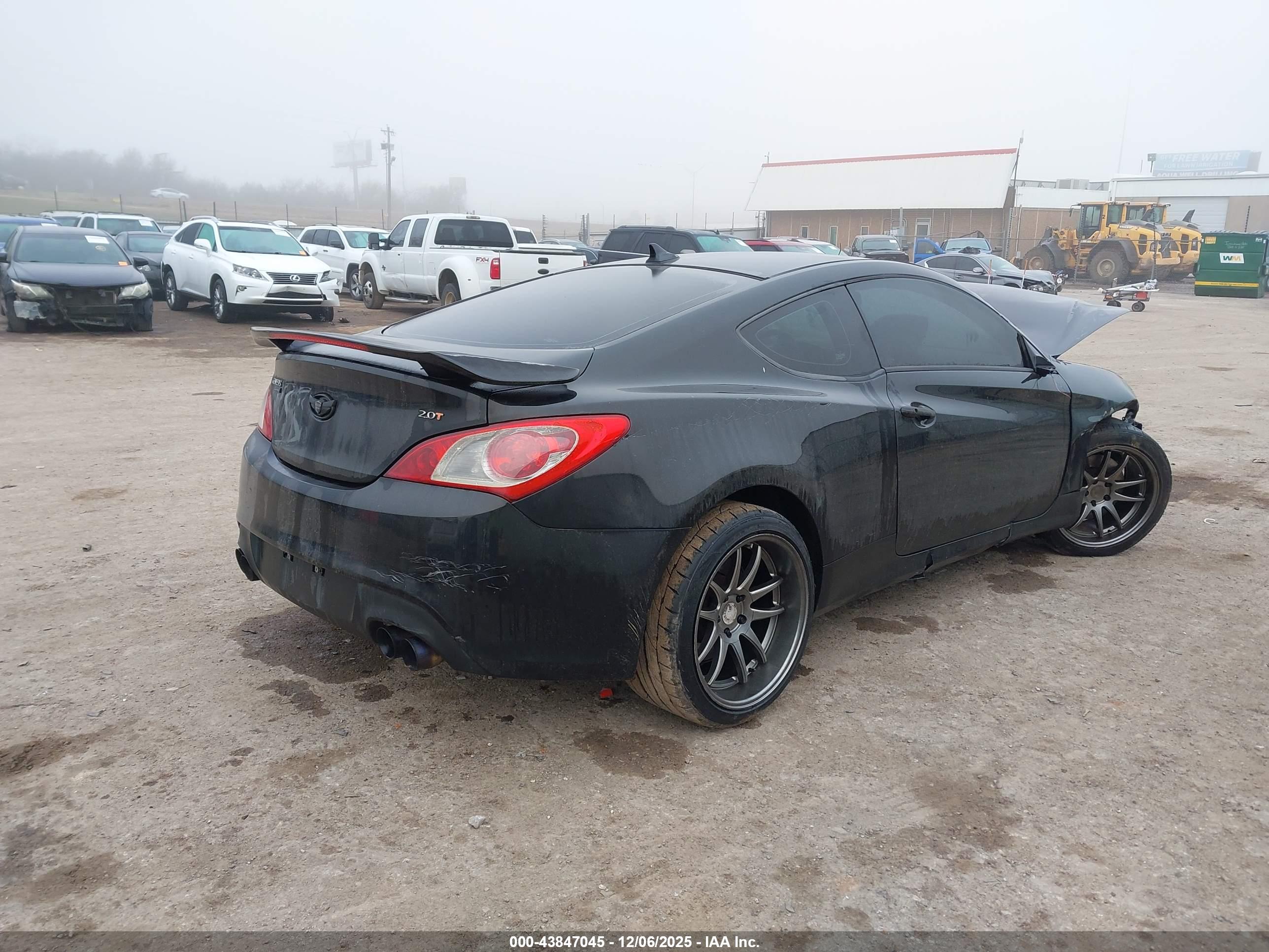 HYUNDAI GENESIS image 4