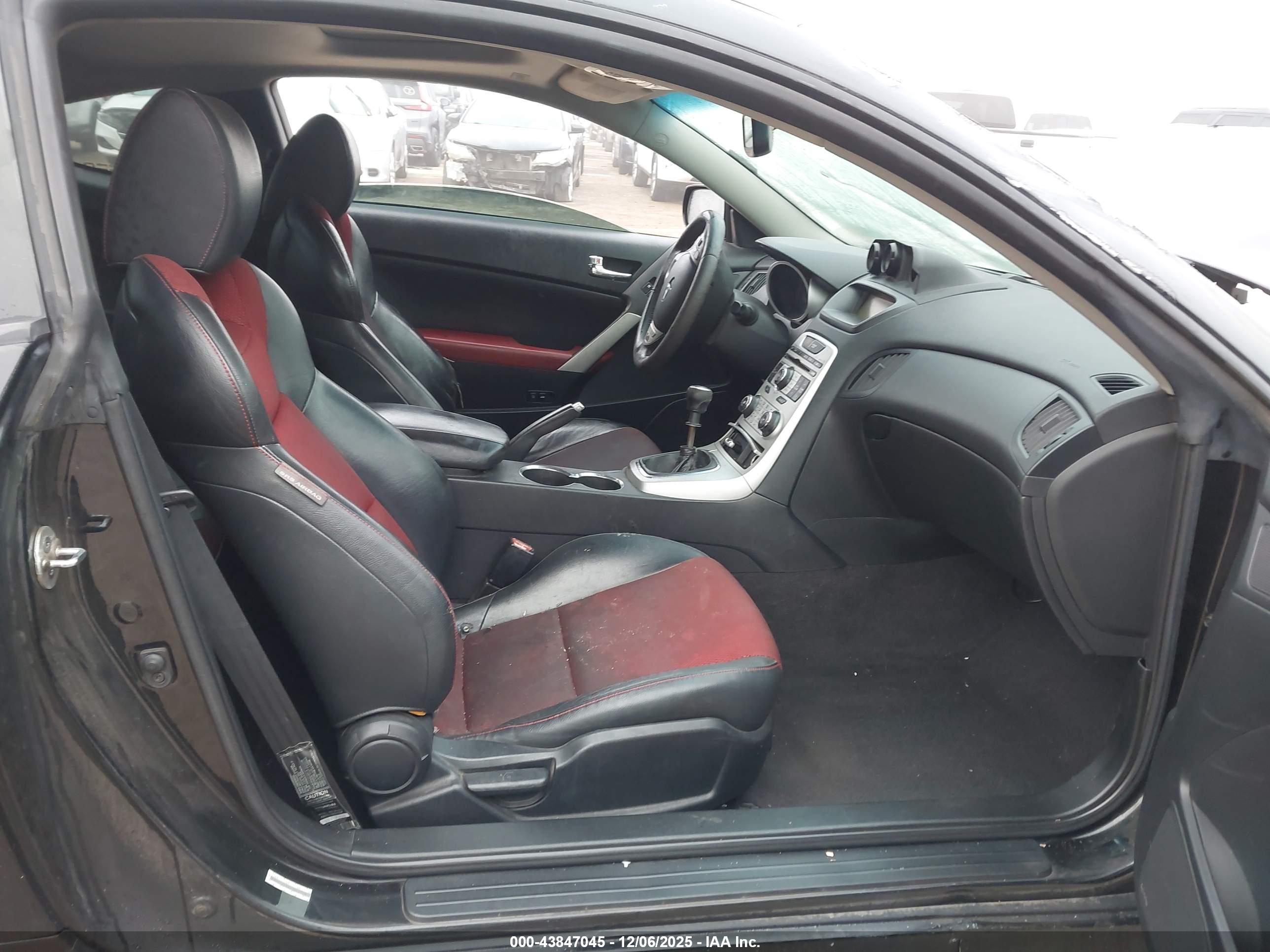 HYUNDAI GENESIS image 5