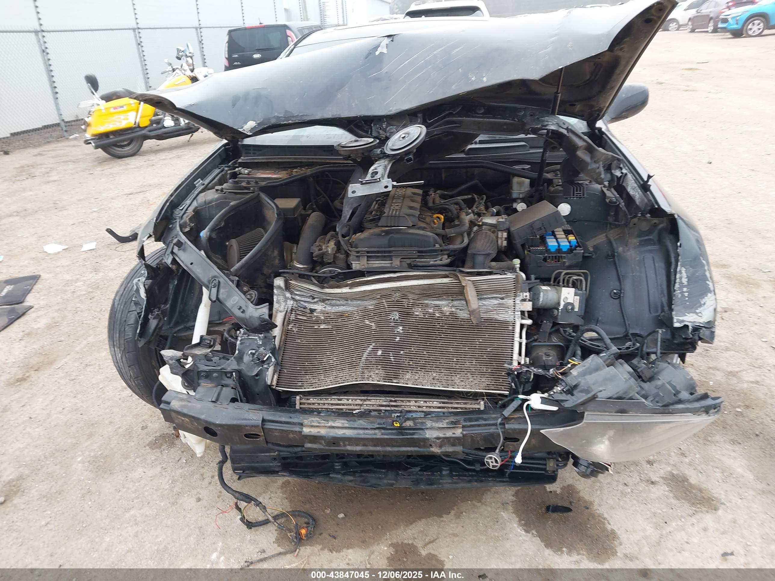 HYUNDAI GENESIS image 6