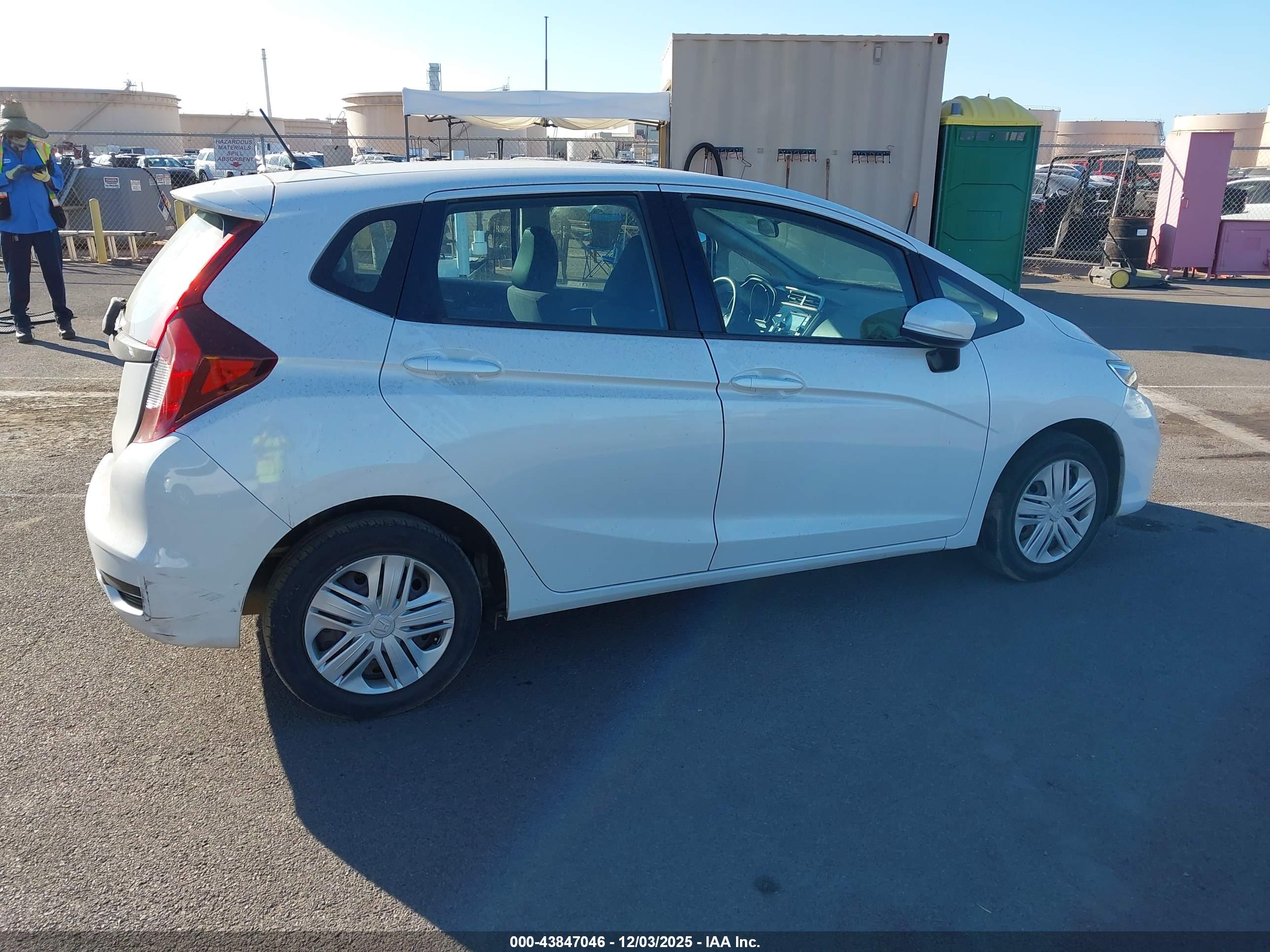 HONDA FIT image 4
