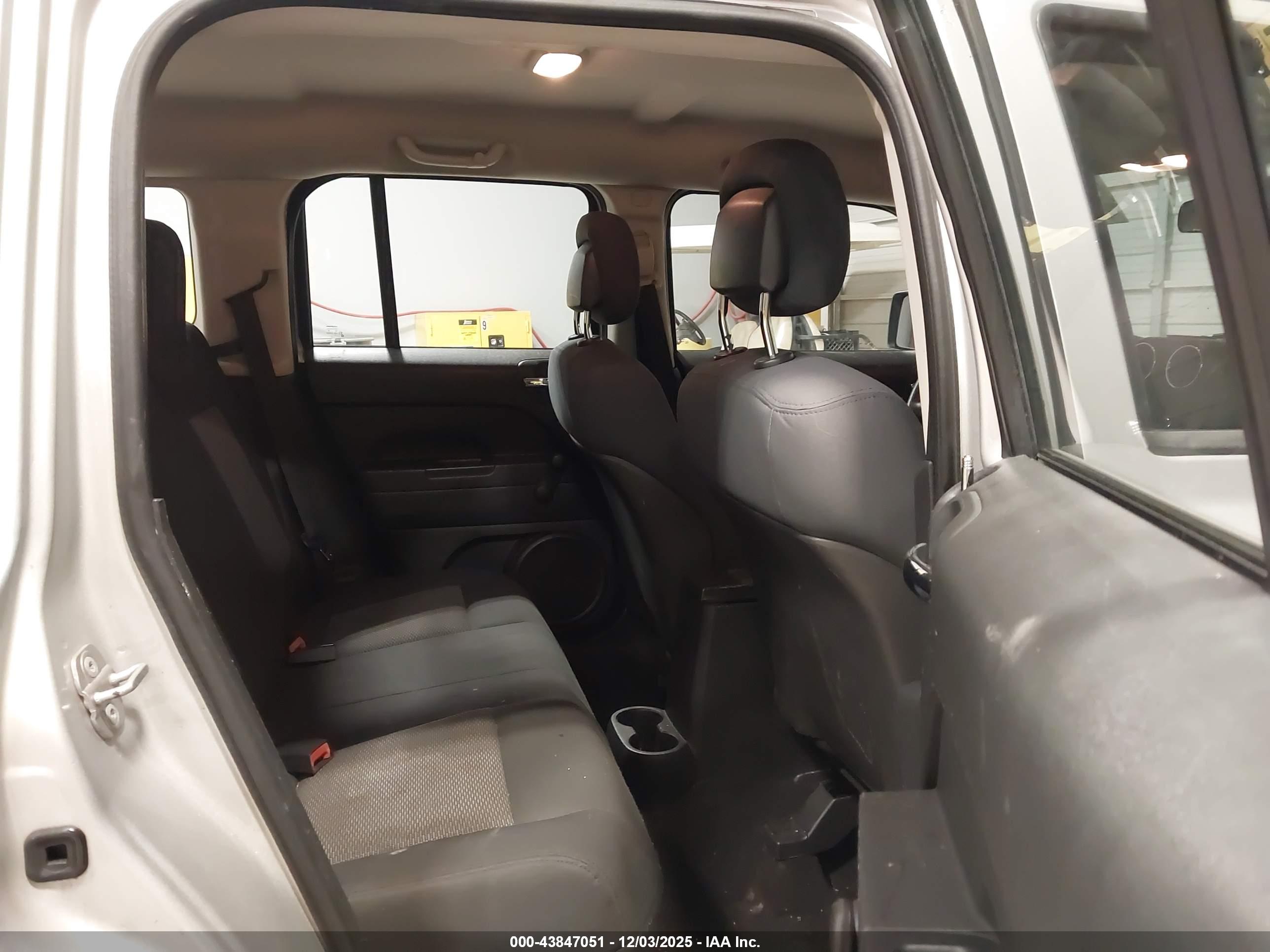 JEEP PATRIOT image 8