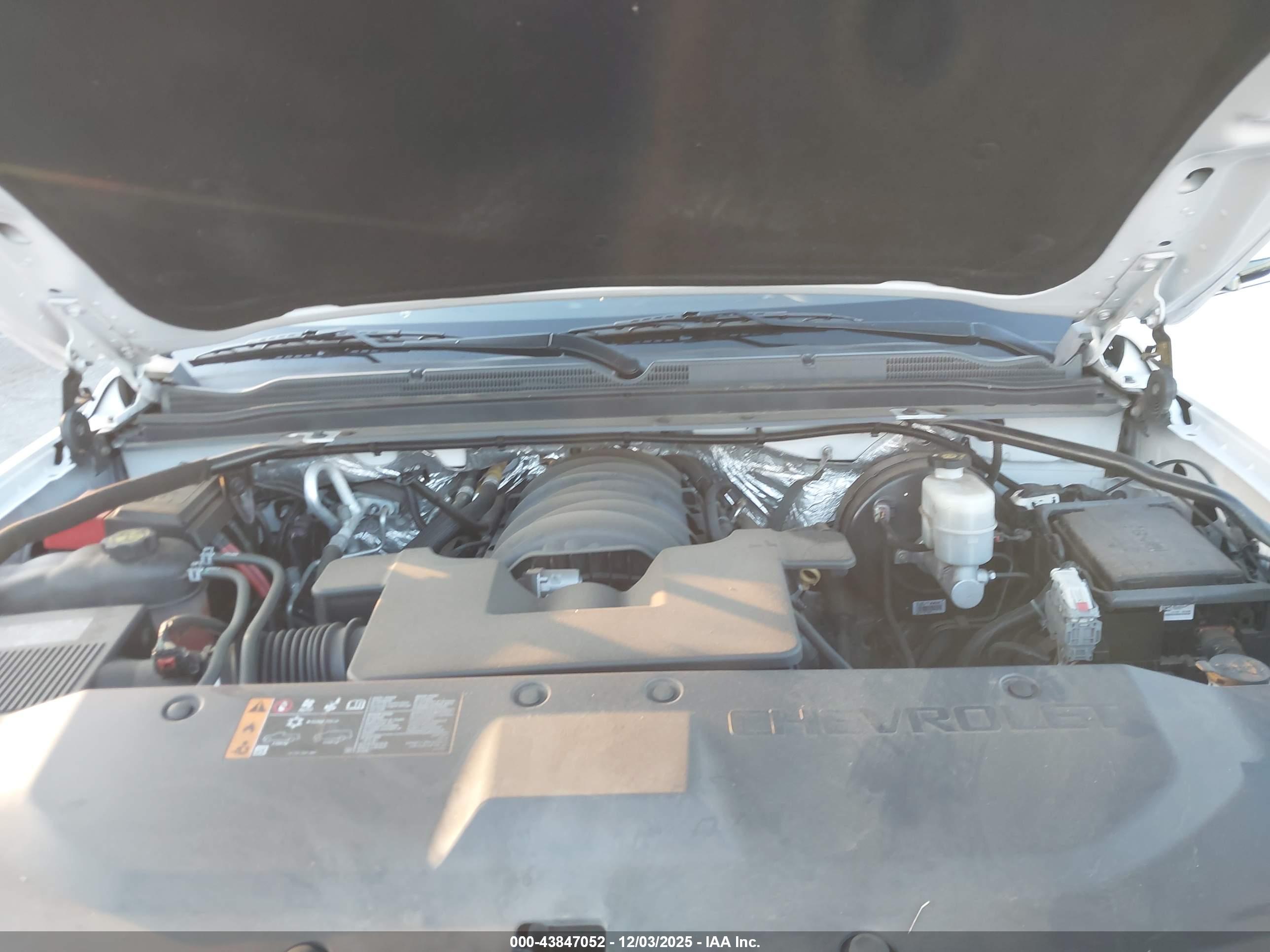 CHEVROLET TAHOE image 10