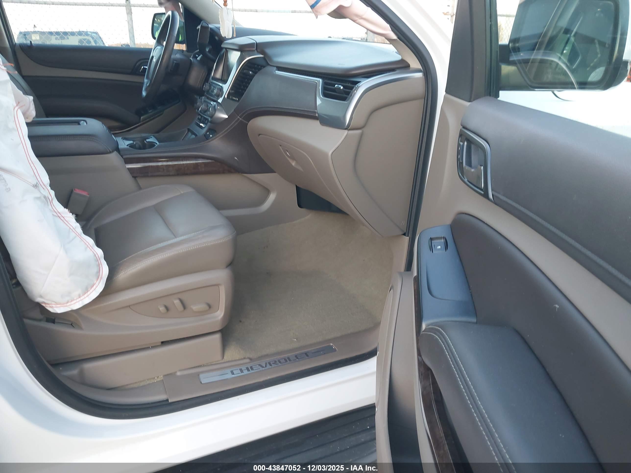 CHEVROLET TAHOE image 5