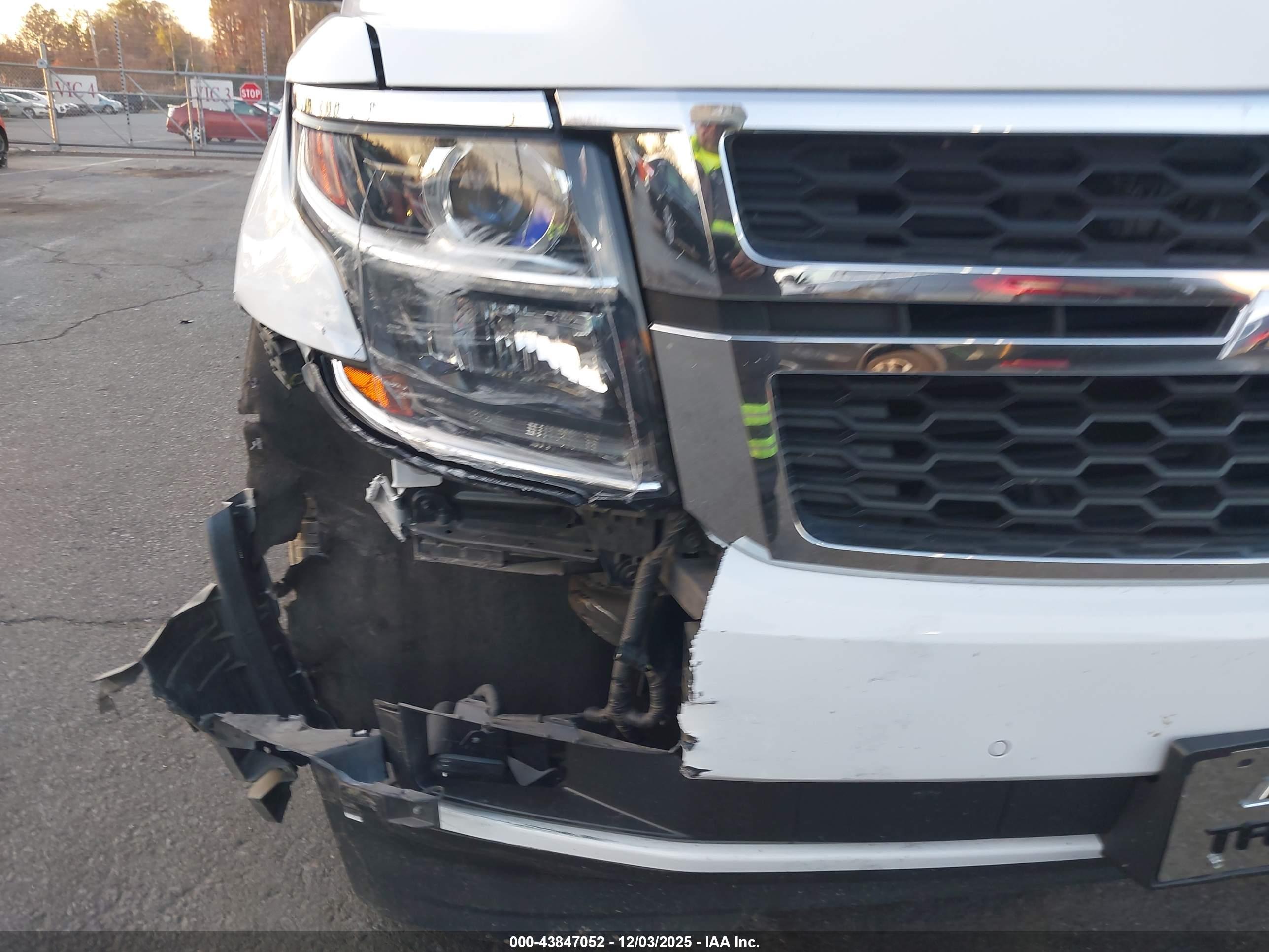 CHEVROLET TAHOE image 6