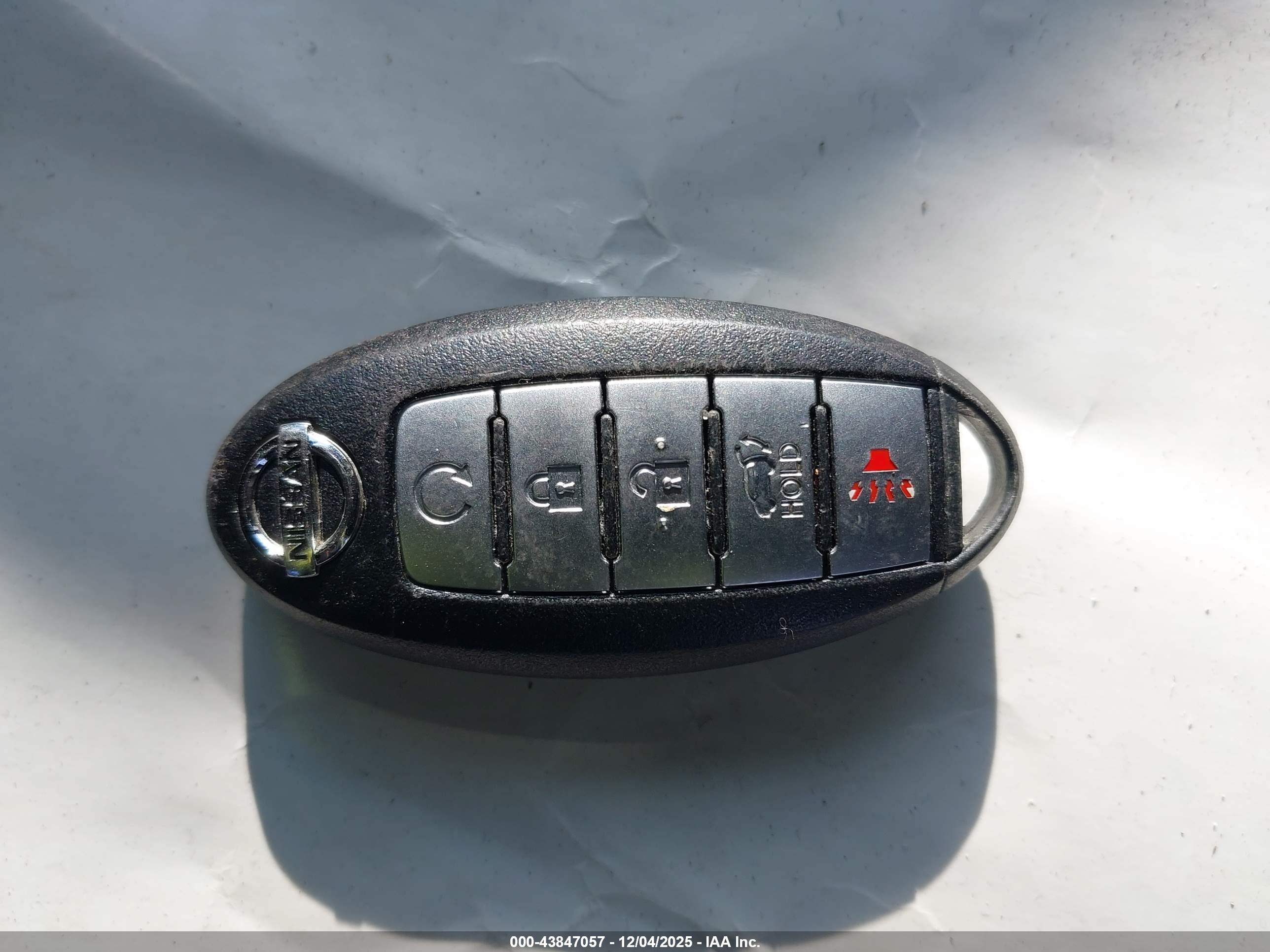 NISSAN ROGUE image 11
