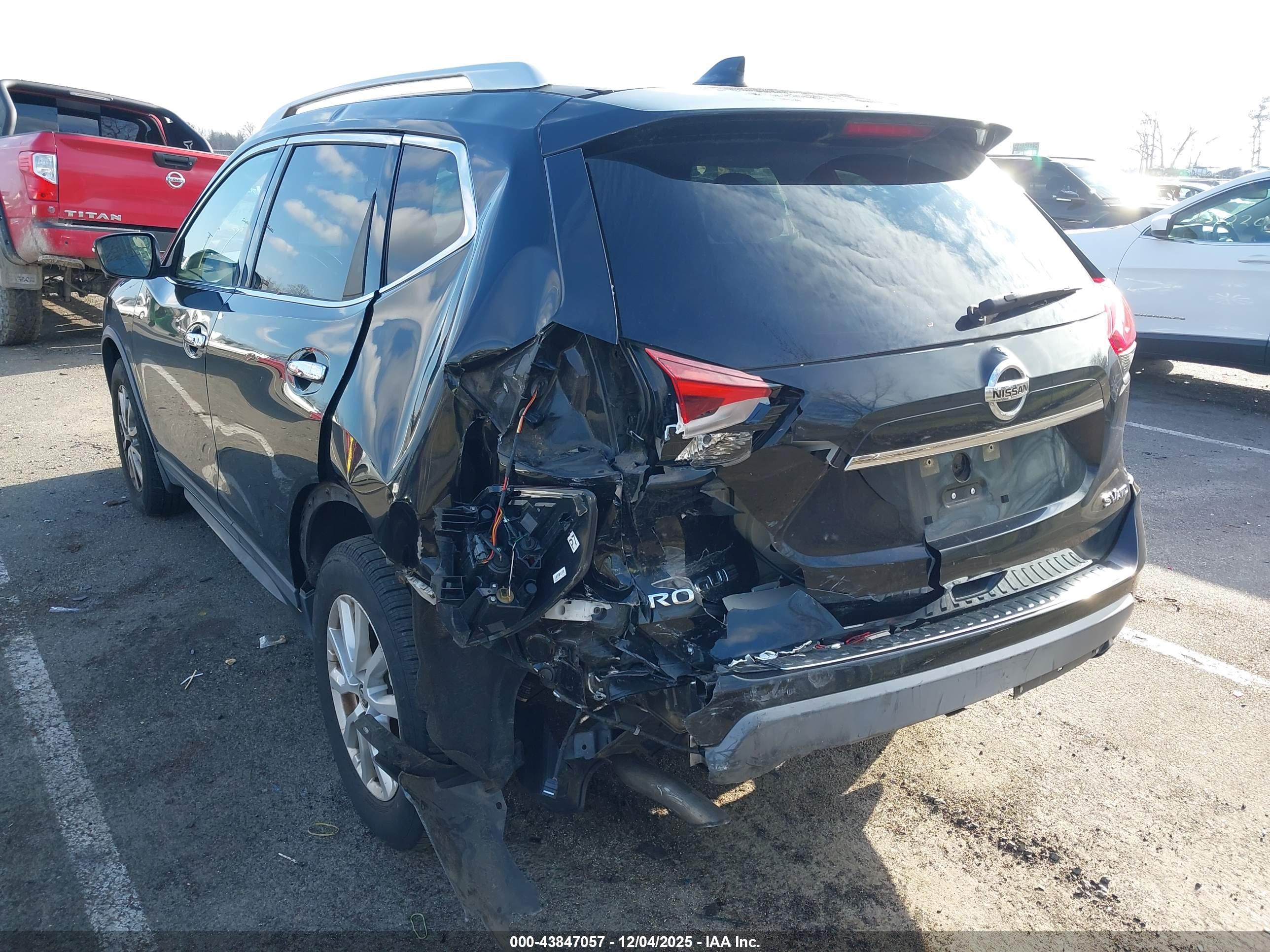 NISSAN ROGUE image 6