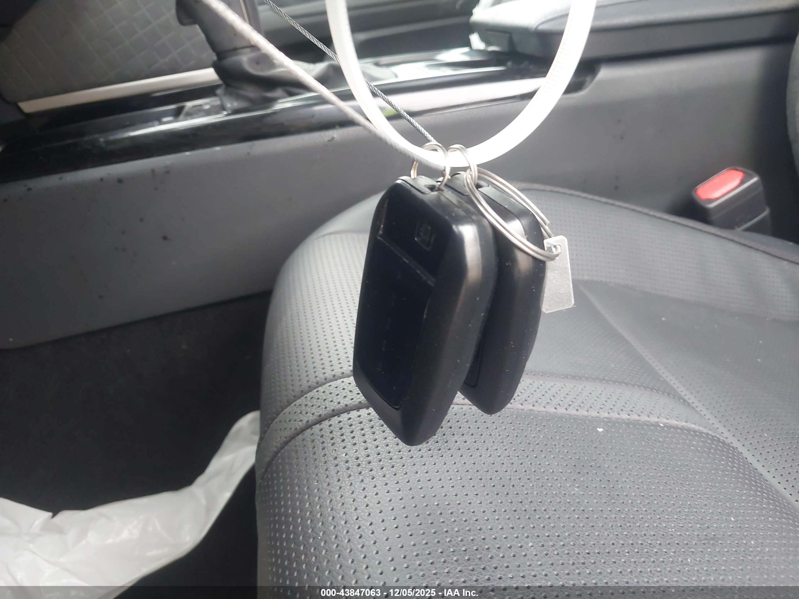 TOYOTA CAMRY image 11