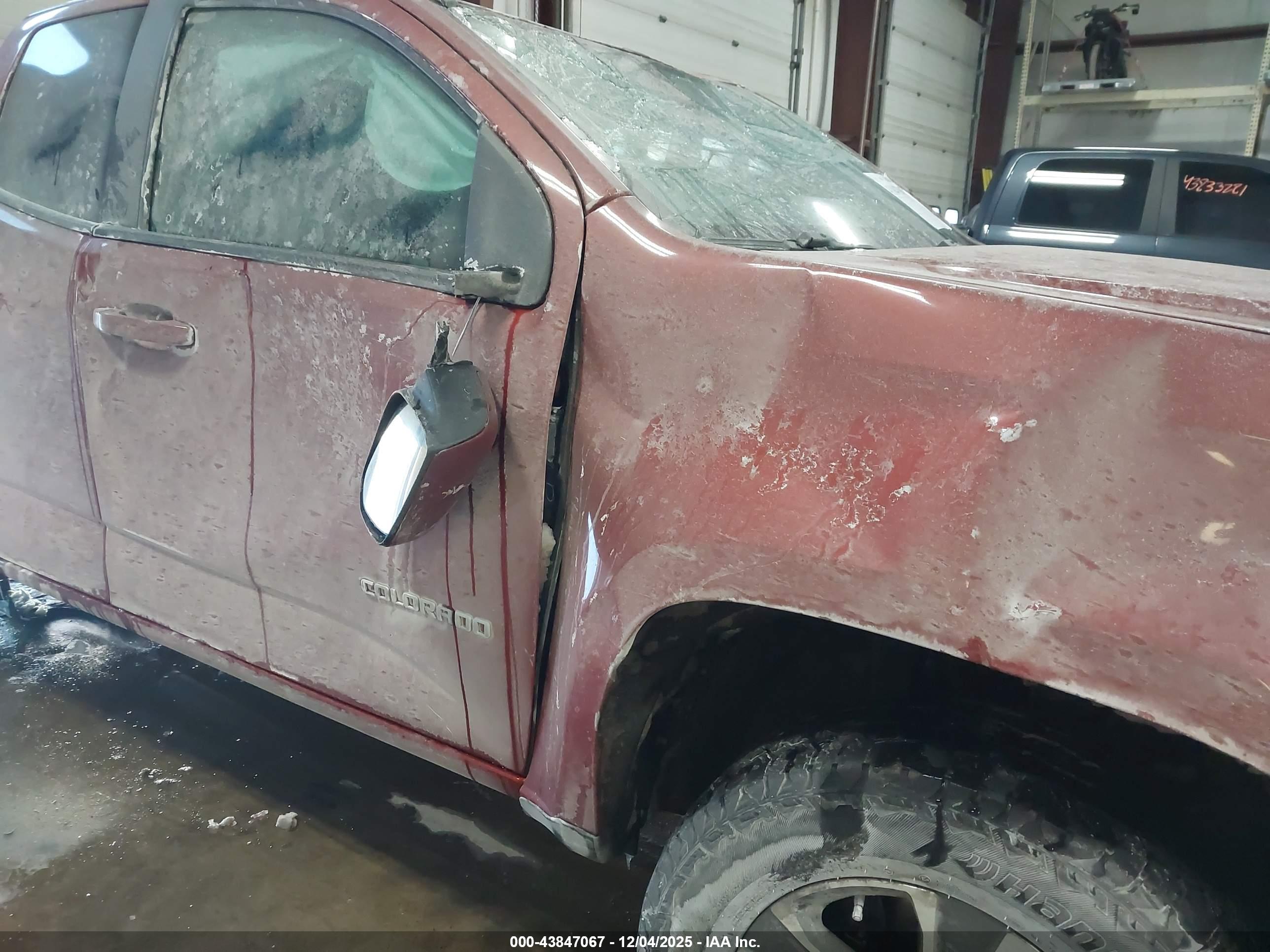 CHEVROLET COLORADO image 6