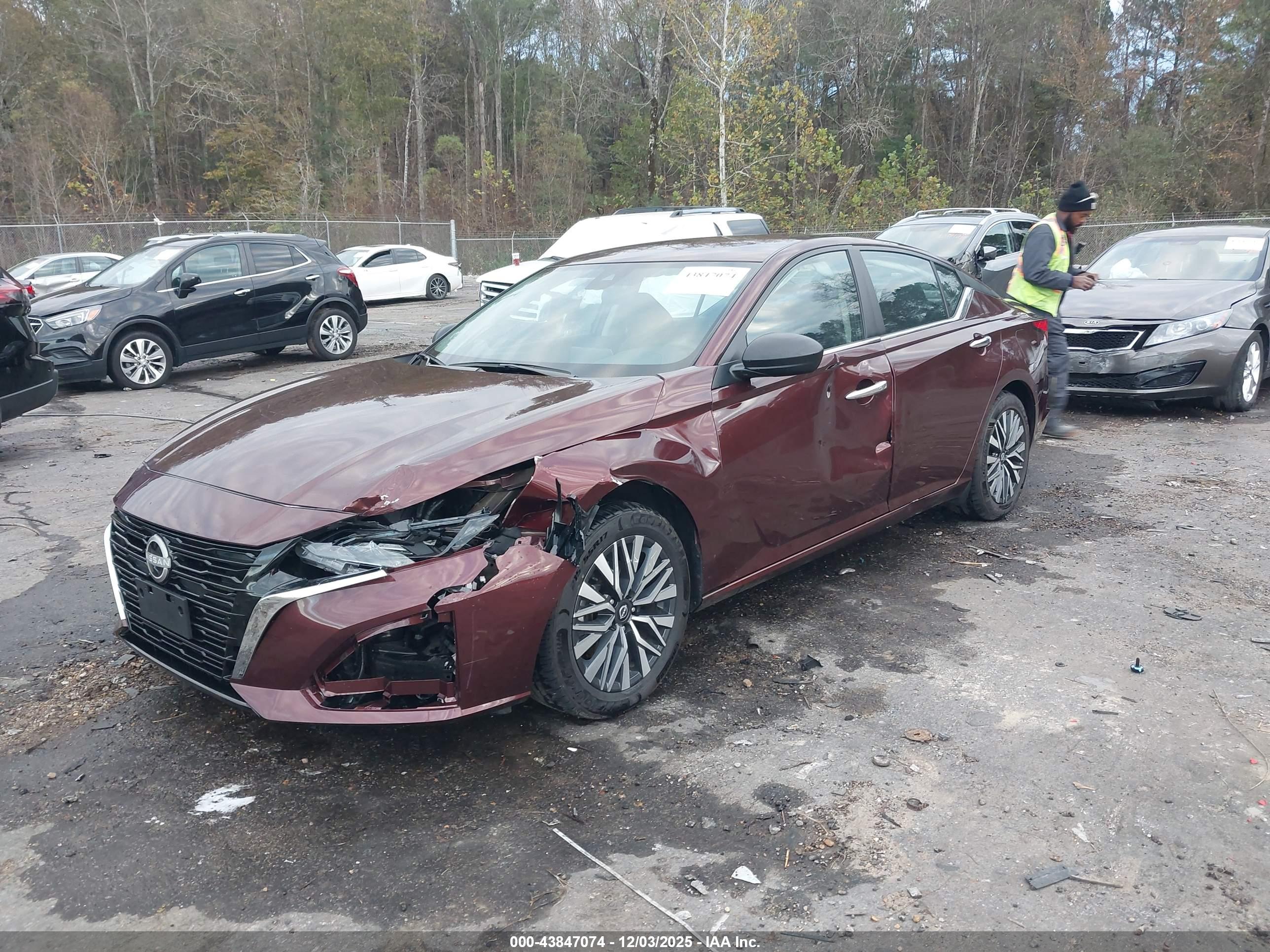 NISSAN ALTIMA image 2