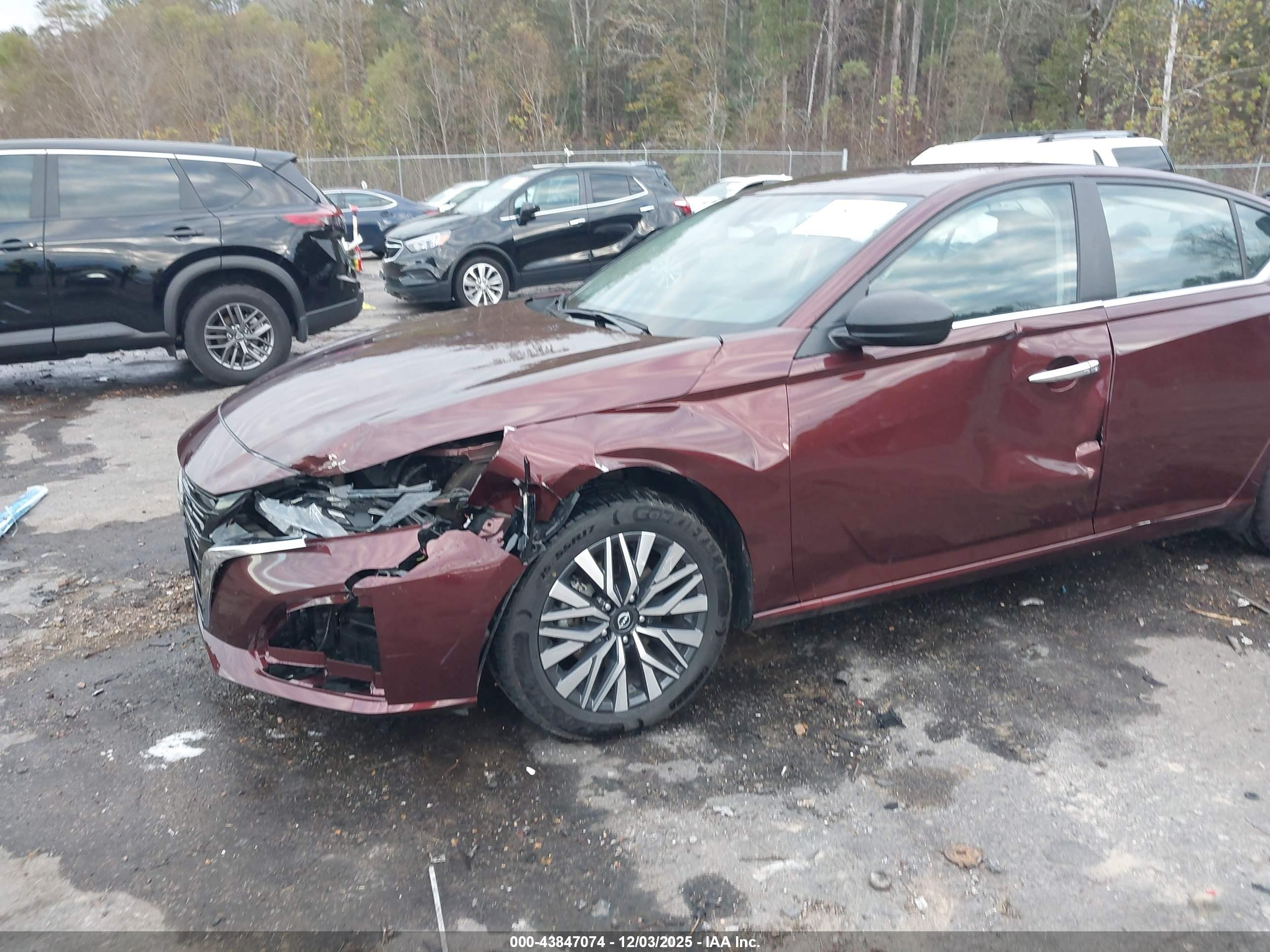 NISSAN ALTIMA image 6