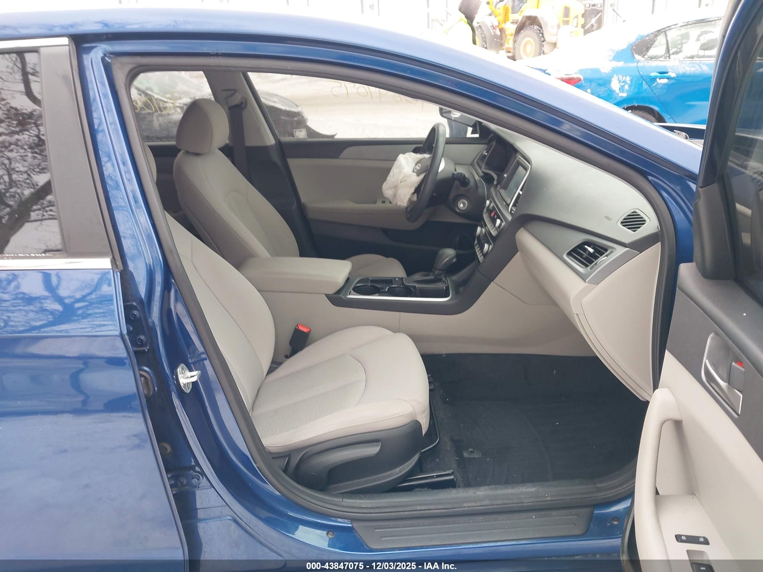 HYUNDAI SONATA image 5
