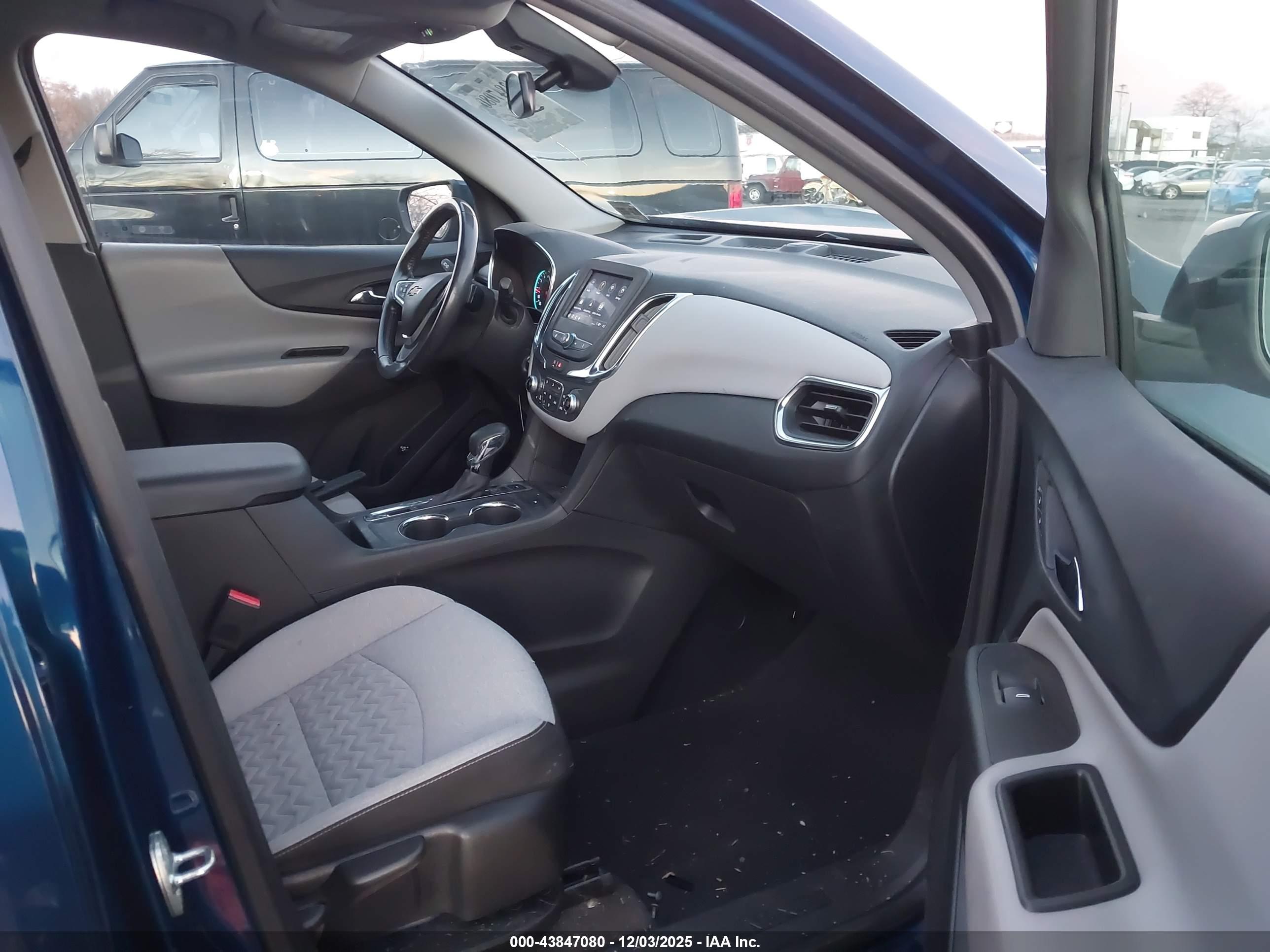 CHEVROLET EQUINOX image 5